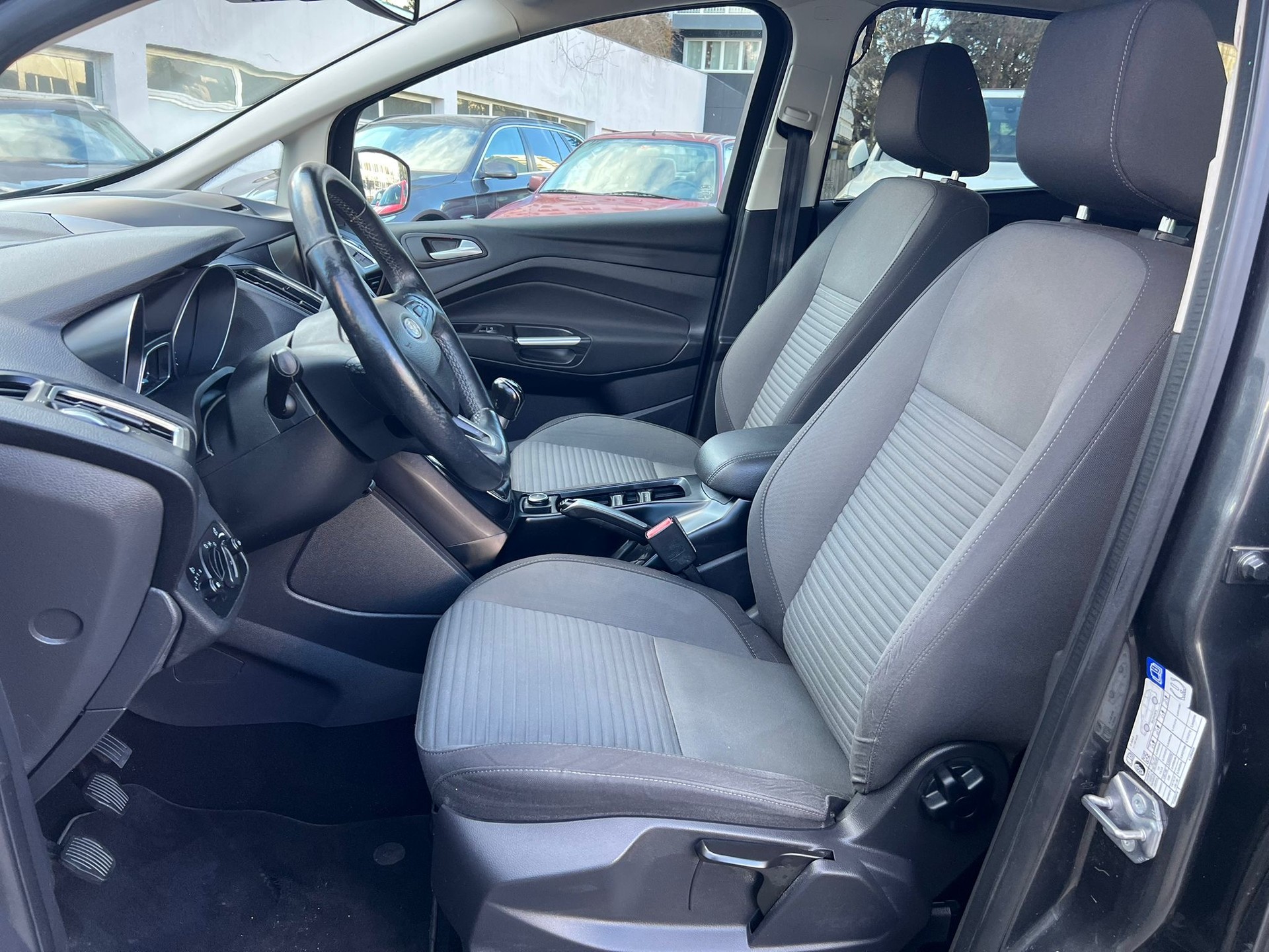 FORD C-Max 1.5 SCTi Titanium-image-4