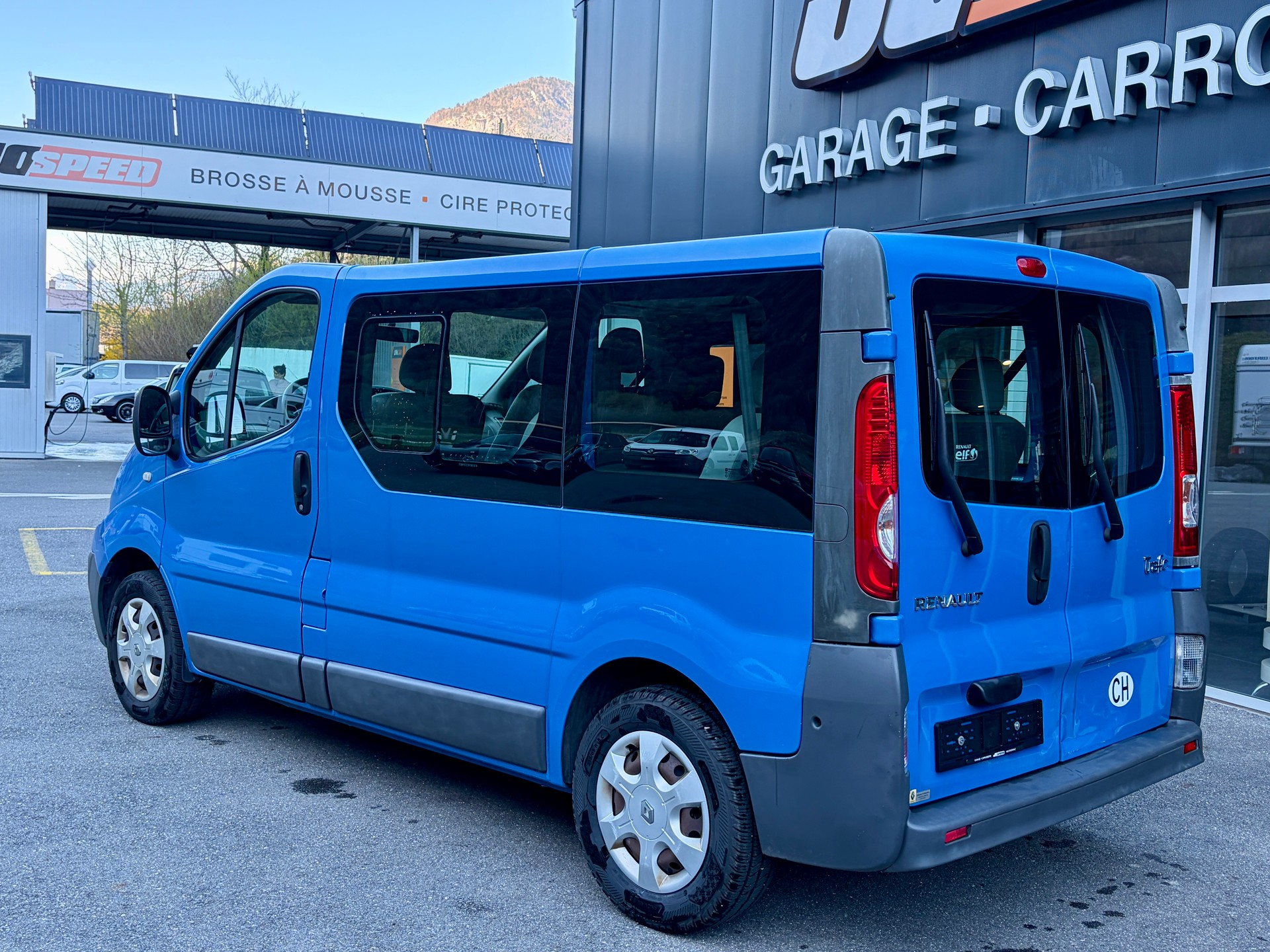 RENAULT Trafic 2.0dCi Eco Passenger Authentique-showroom-element-2