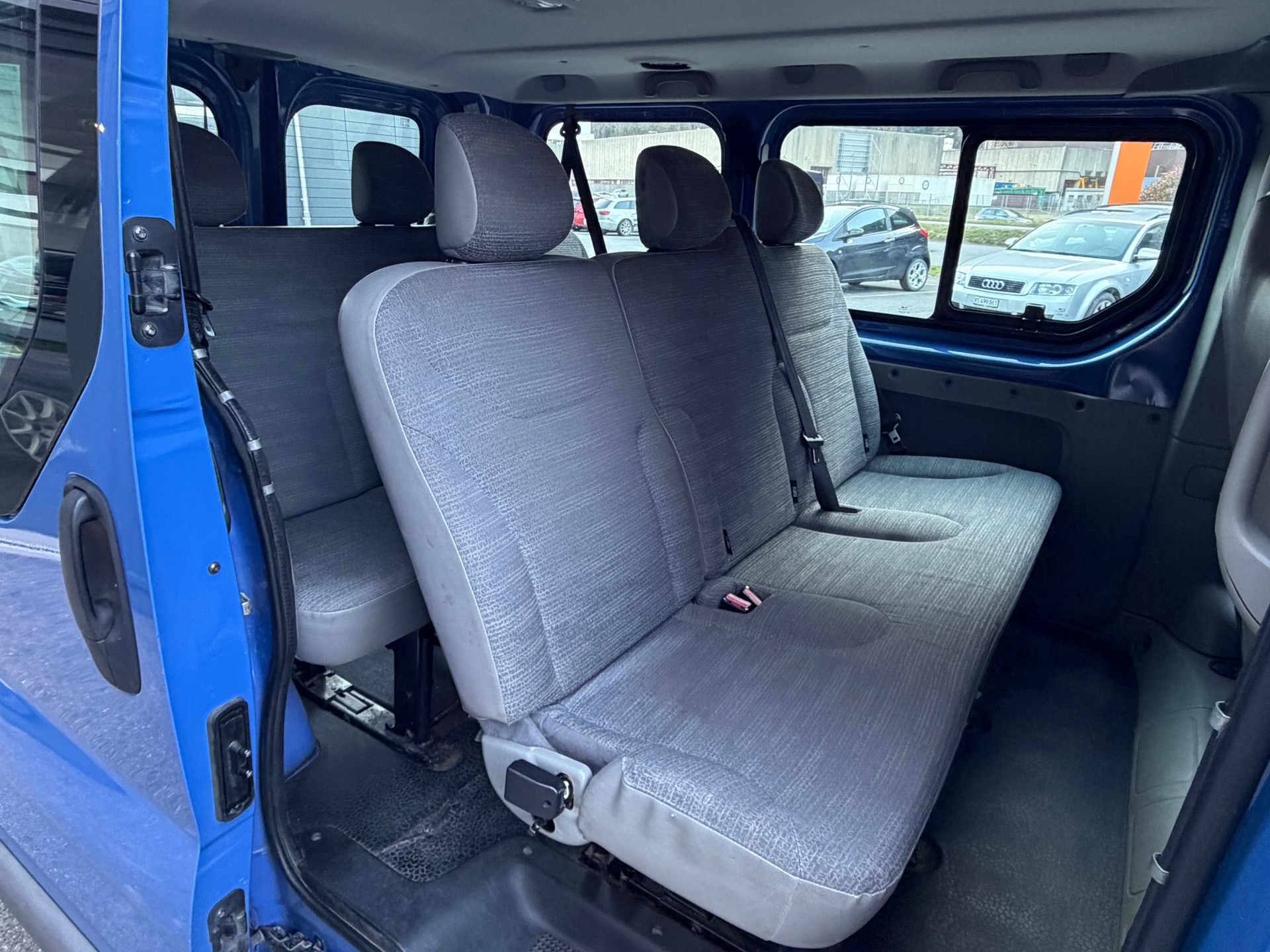 RENAULT Trafic 2.0dCi Eco Passenger Authentique-image-8