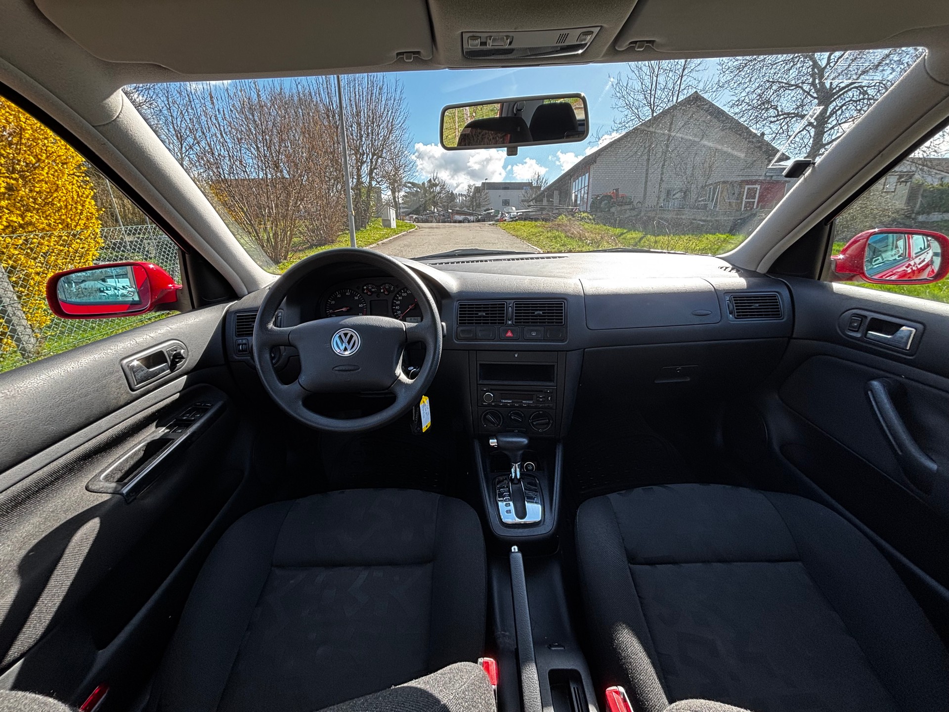 VW Golf 1.6 Automatic-image-11