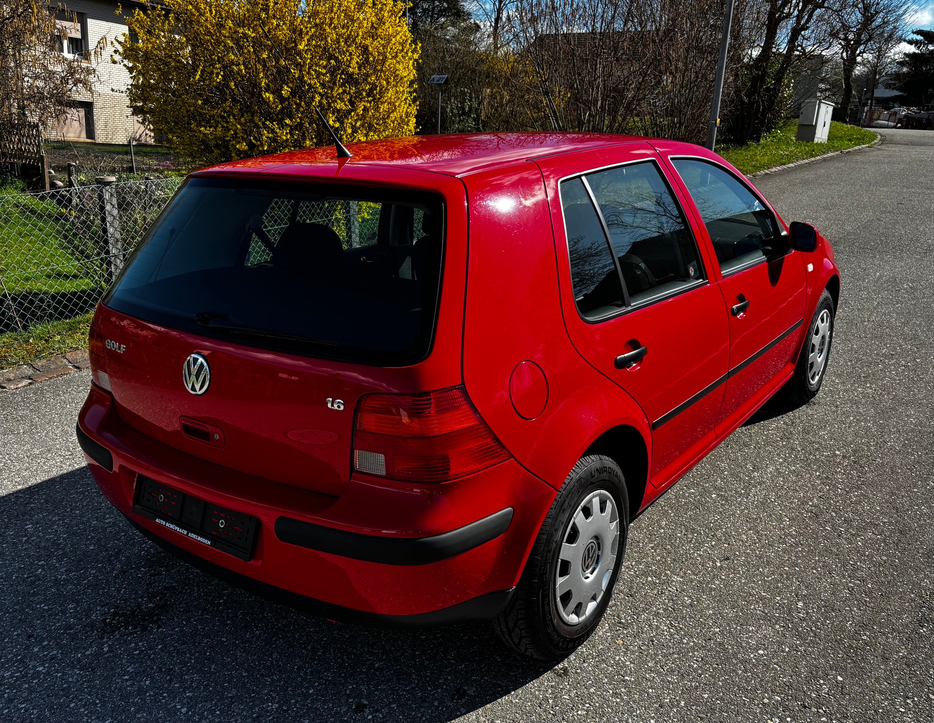 VW Golf 1.6 Automatic-image-2