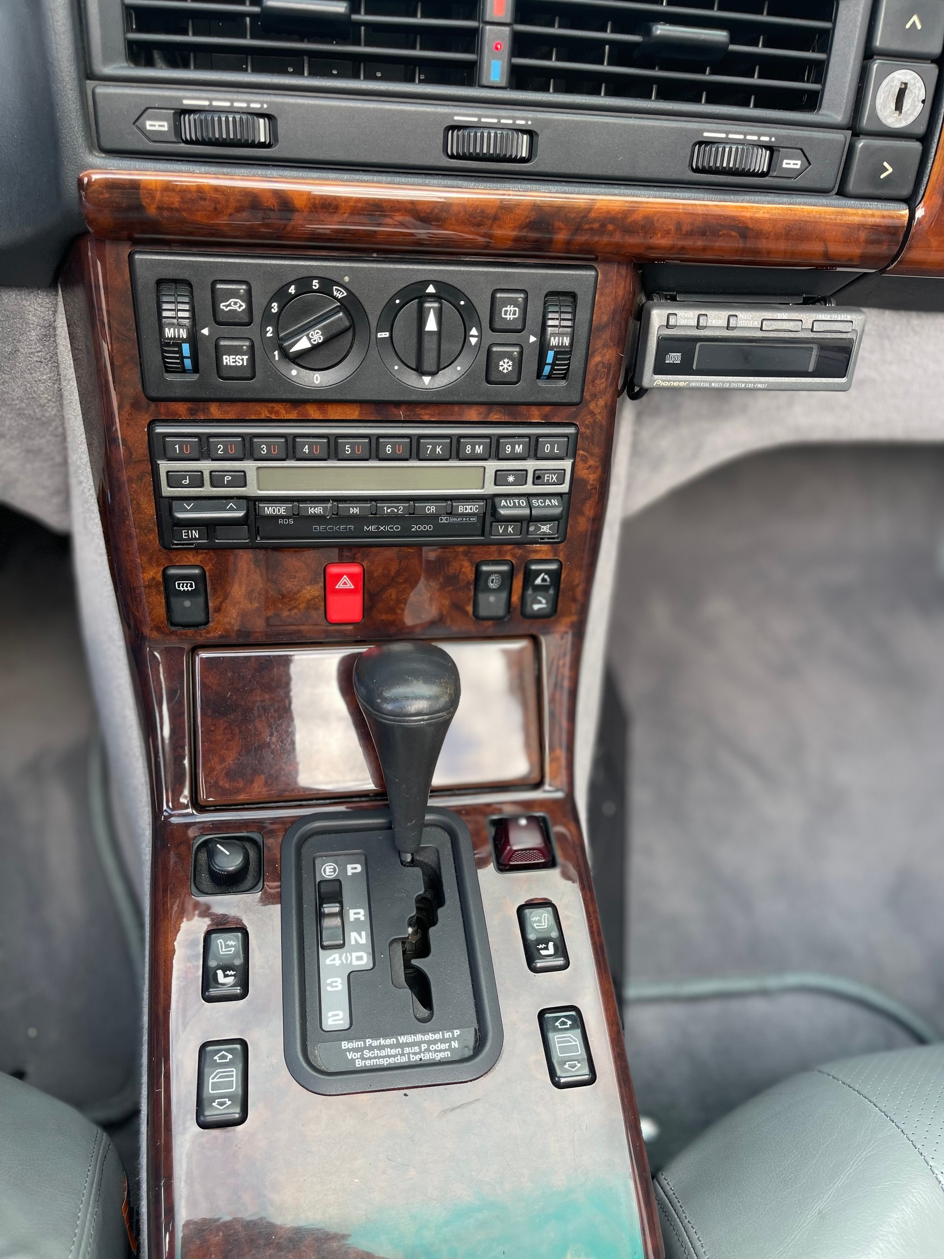 MERCEDES-BENZ SL300 4 Plätzer 2+2-image-14