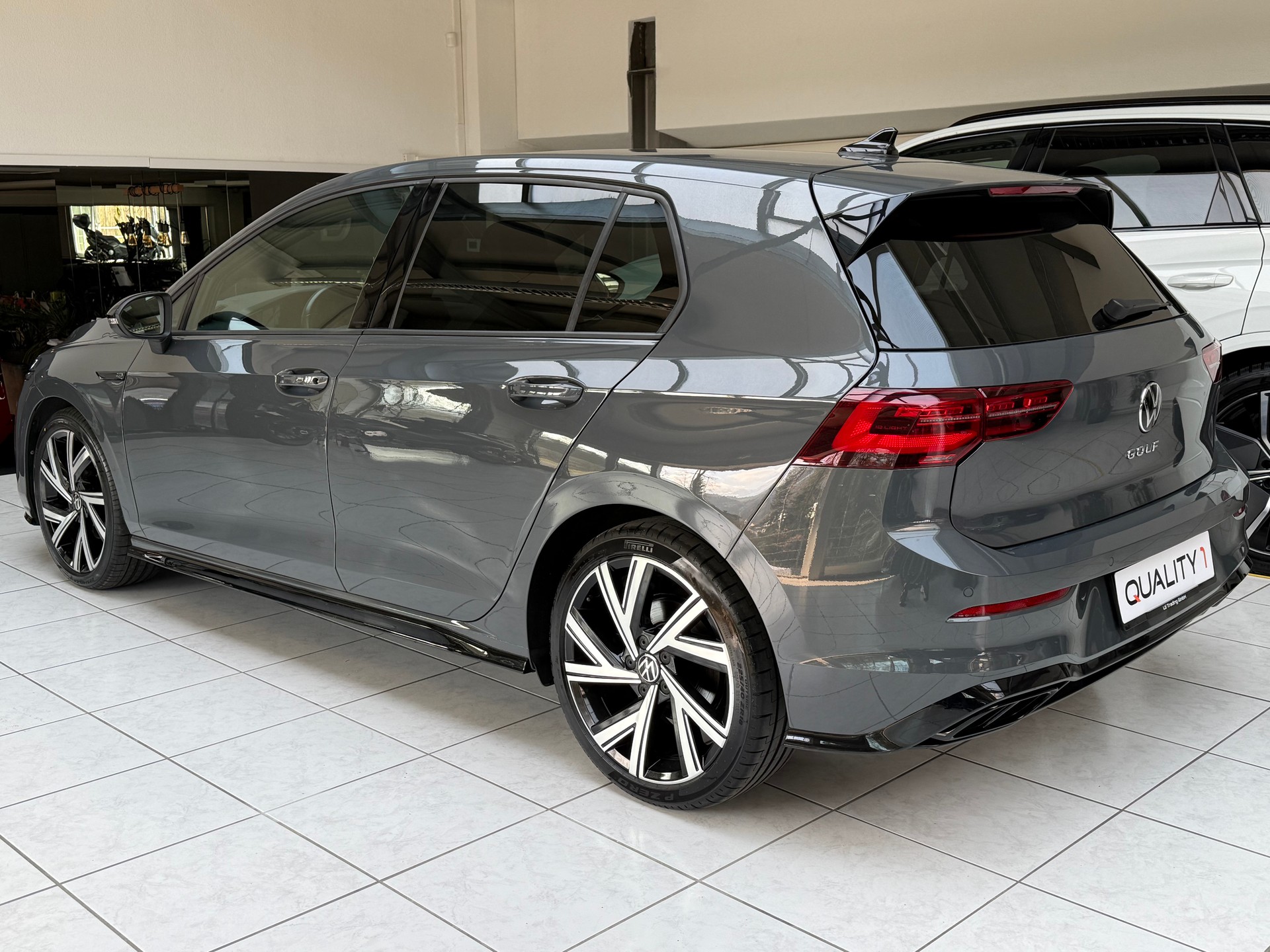 VW Golf 1.5 eTSI mHEV ACT R-Line DSG * Black Style * CH *-image-2