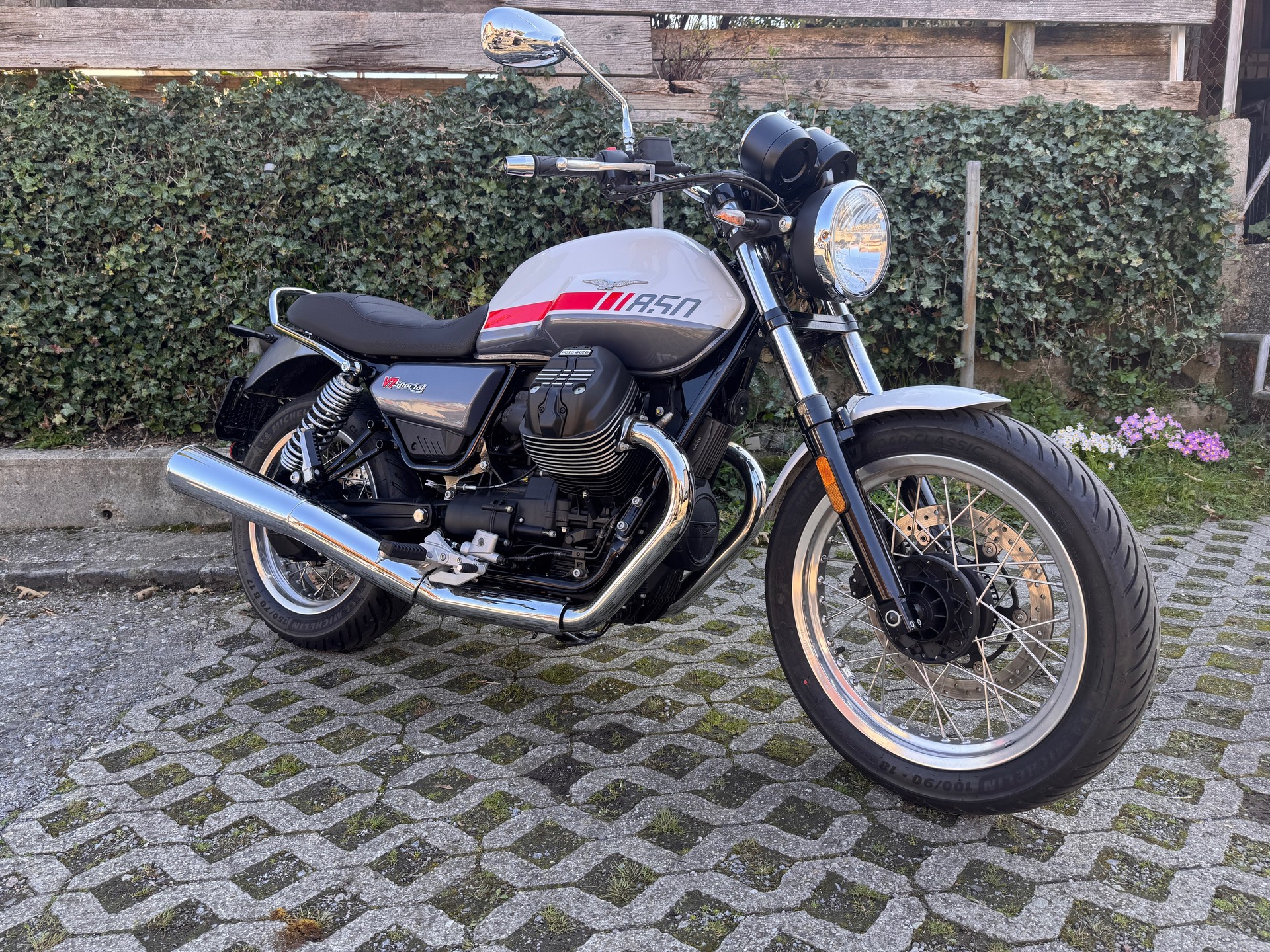 MOTO GUZZI V7 Special-image-2