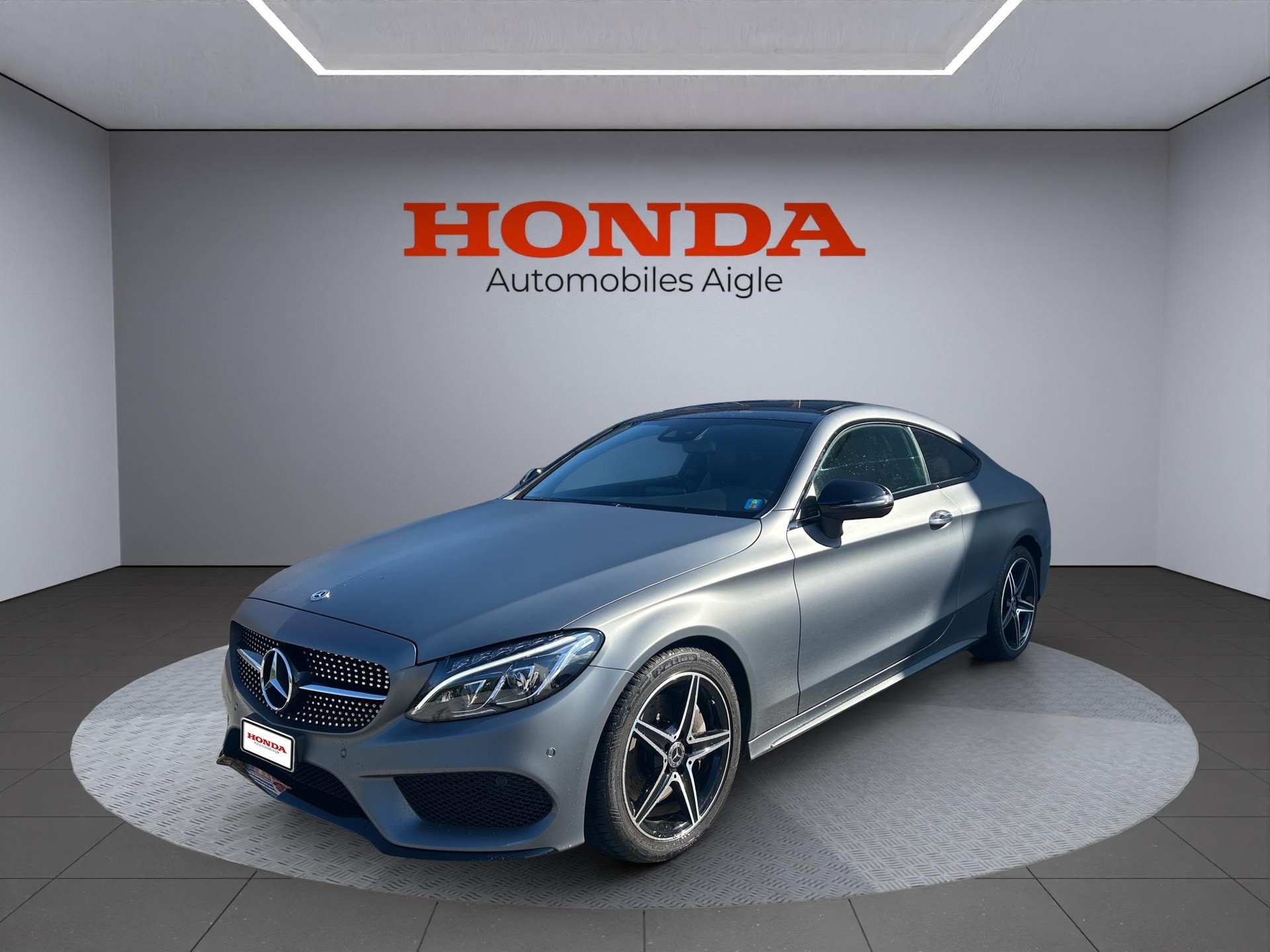 MERCEDES-BENZ C 300 AMG Line-showroom-element-2