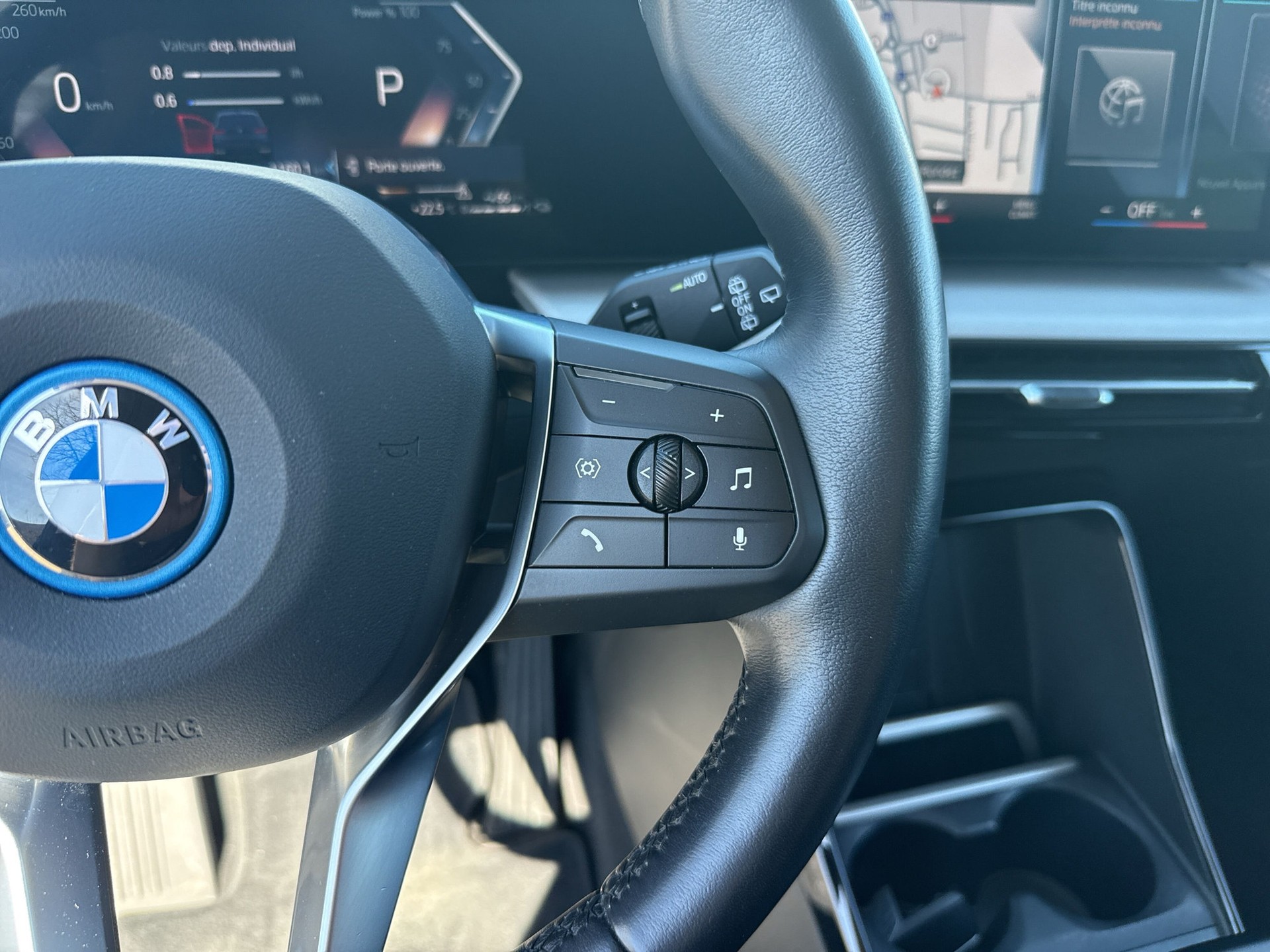 BMW 225e xDrive Active Tourer-image-16