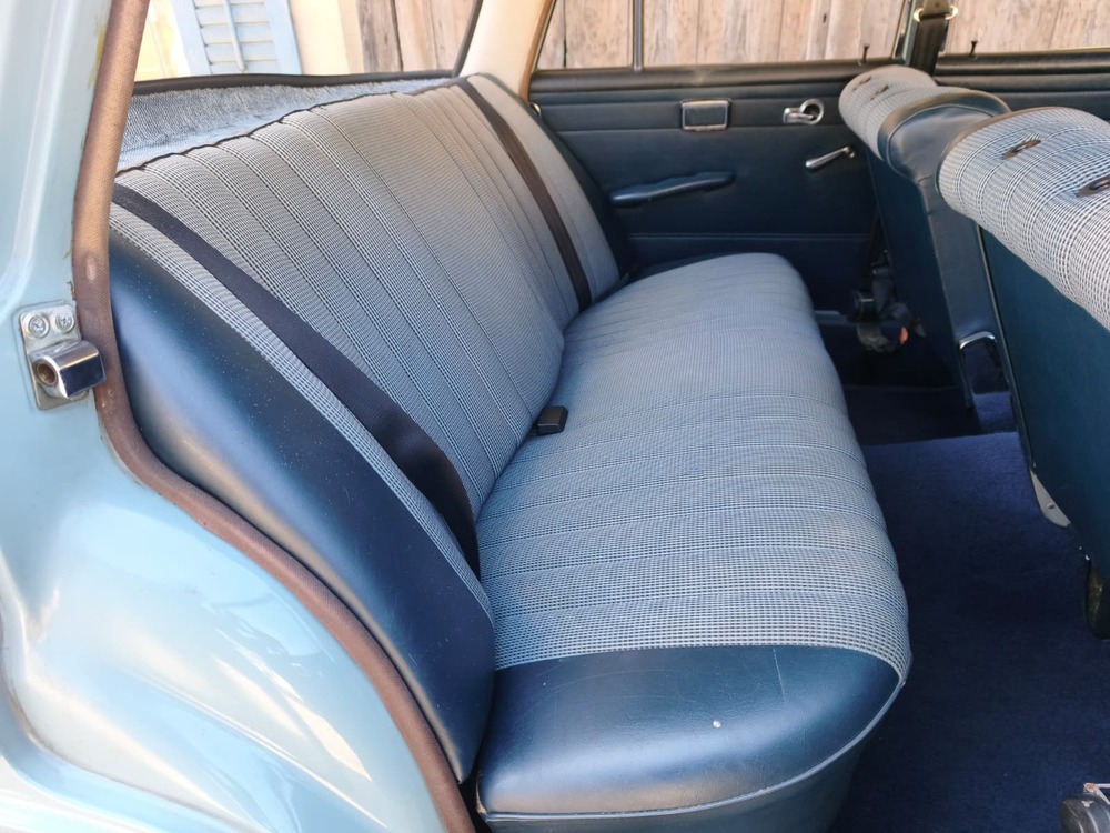 MERCEDES-BENZ 200 Heckflosse-image-8