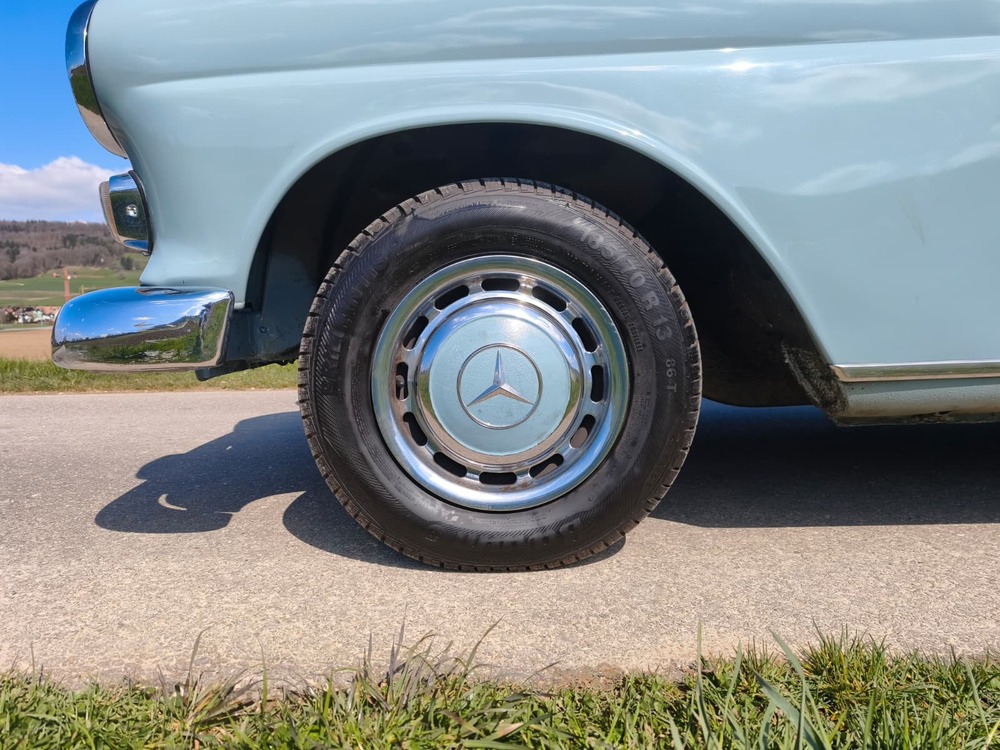 MERCEDES-BENZ 200 Heckflosse-image-15