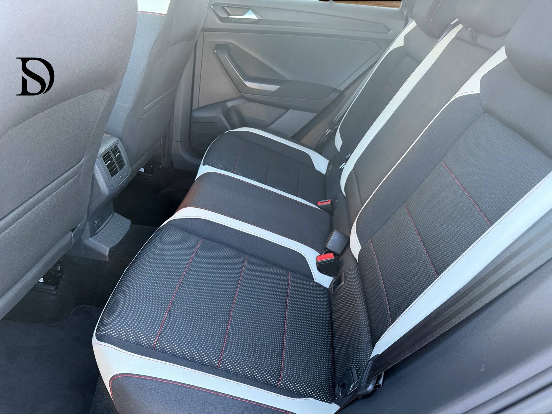 VW T-Roc 2.0 TSI Sport DSG 4Motion-image-13