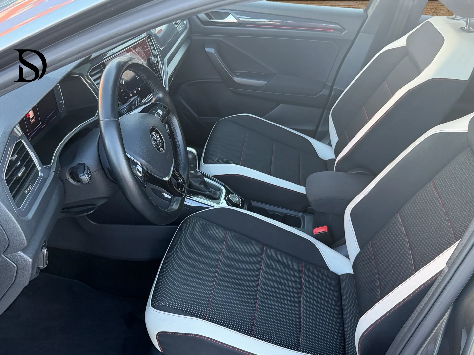 VW T-Roc 2.0 TSI Sport DSG 4Motion-image-11
