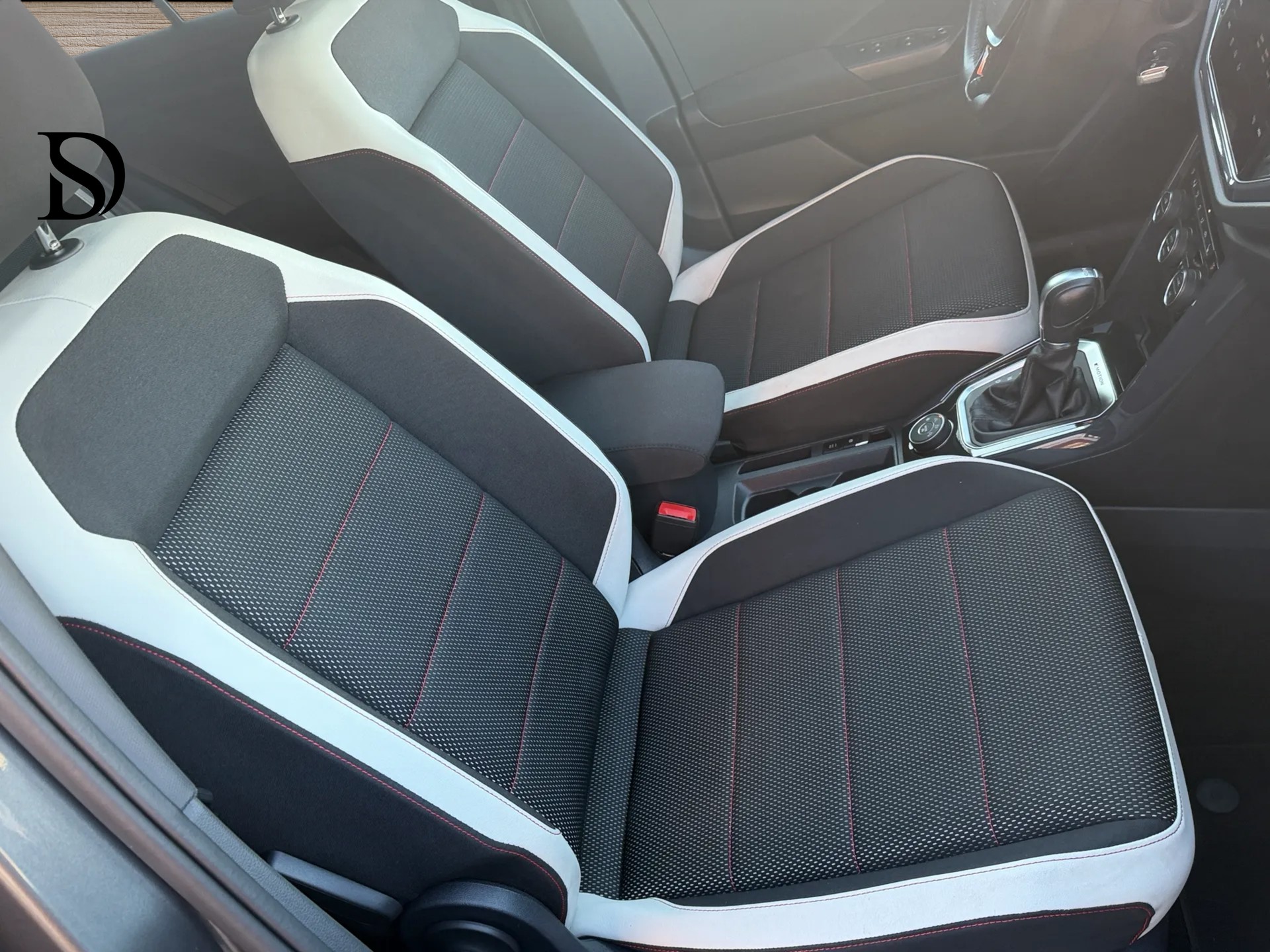 VW T-Roc 2.0 TSI Sport DSG 4Motion-image-9