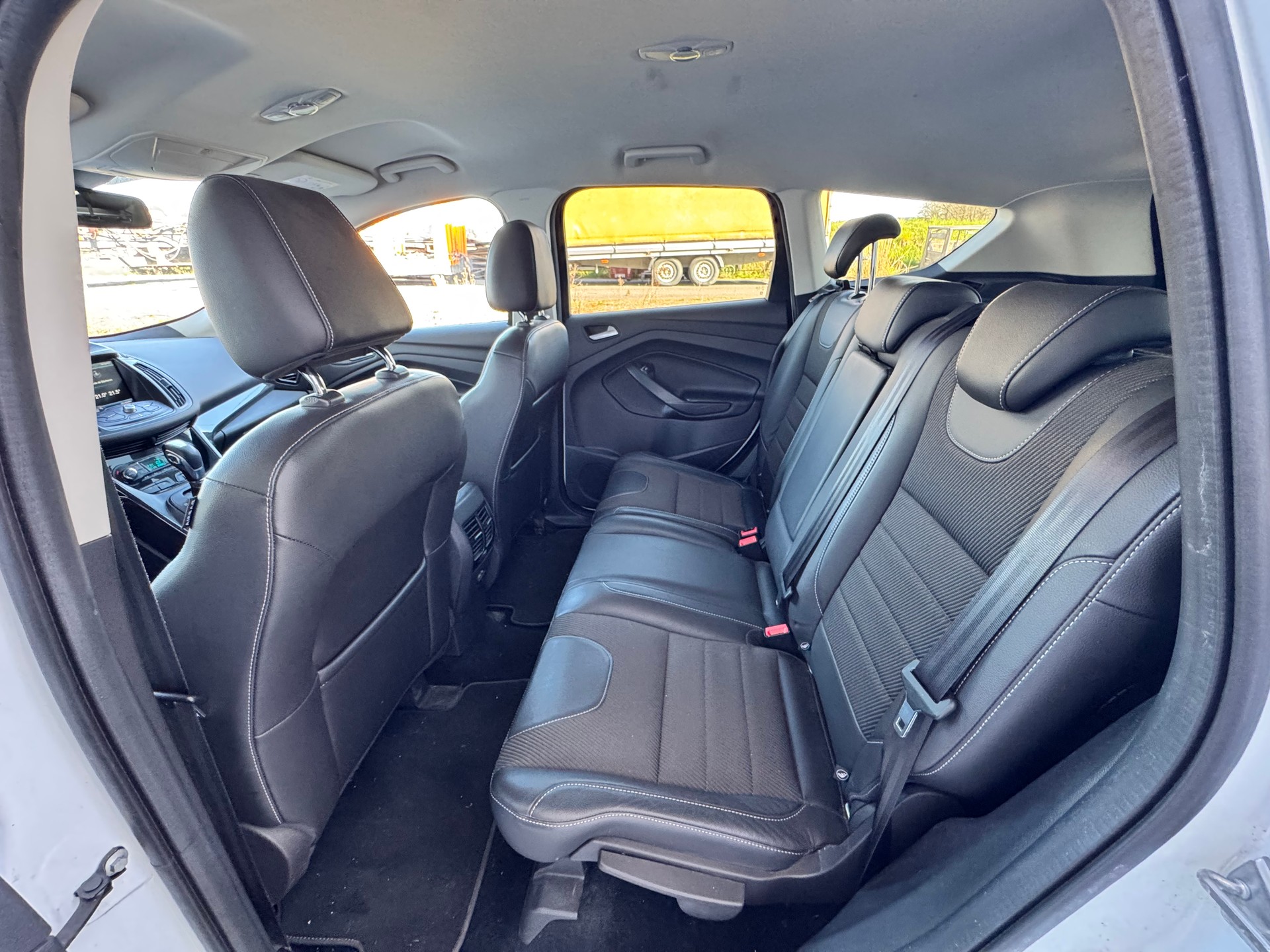 FORD Kuga 2.0 TDCi Titanium 4WD PowerShift-image-6