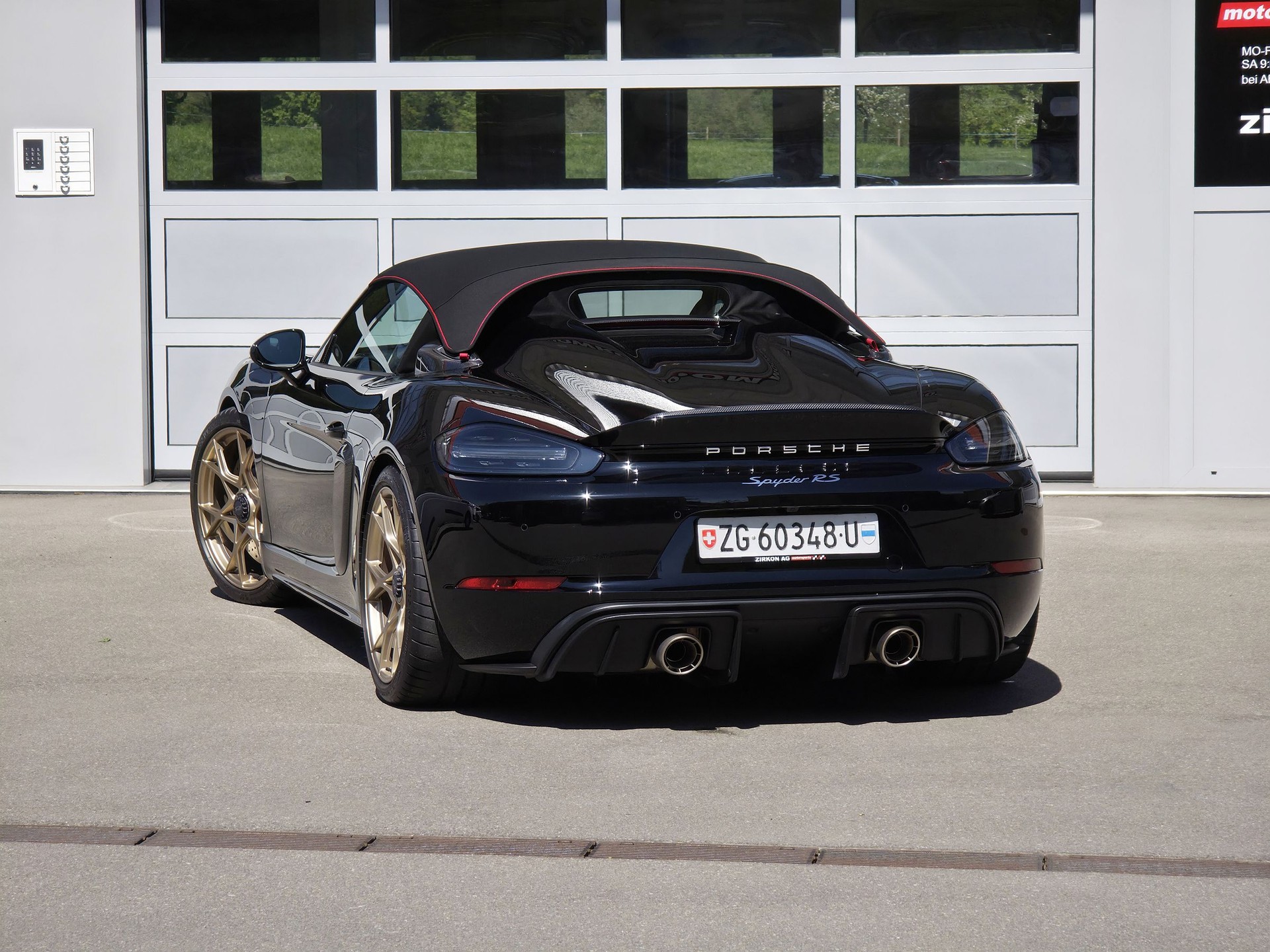 PORSCHE 718 Boxster Spyder RS Weissach PDK-image-11