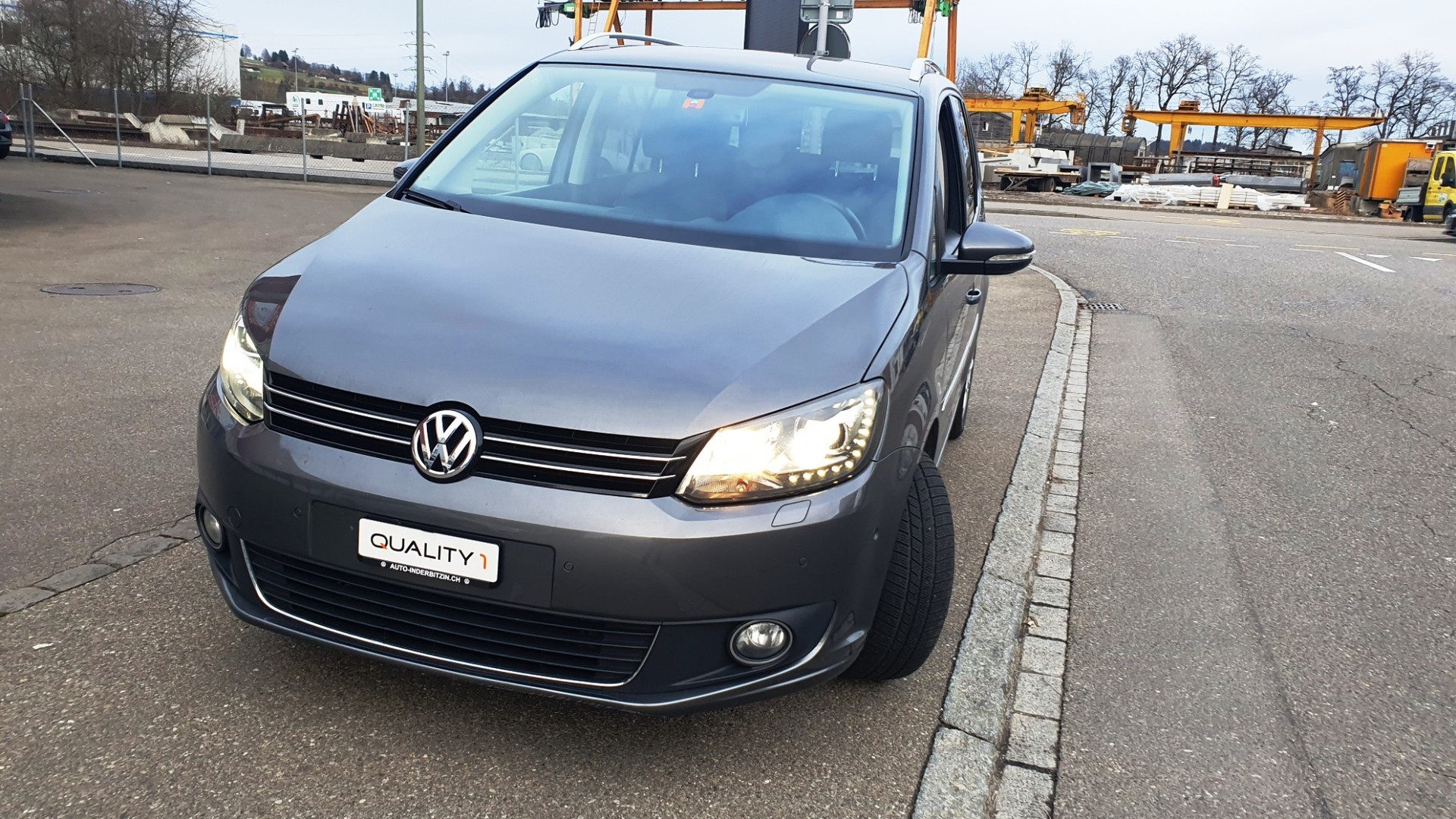 VW Touran 1.4 TSI Highline DSG 7 Platz-image-4