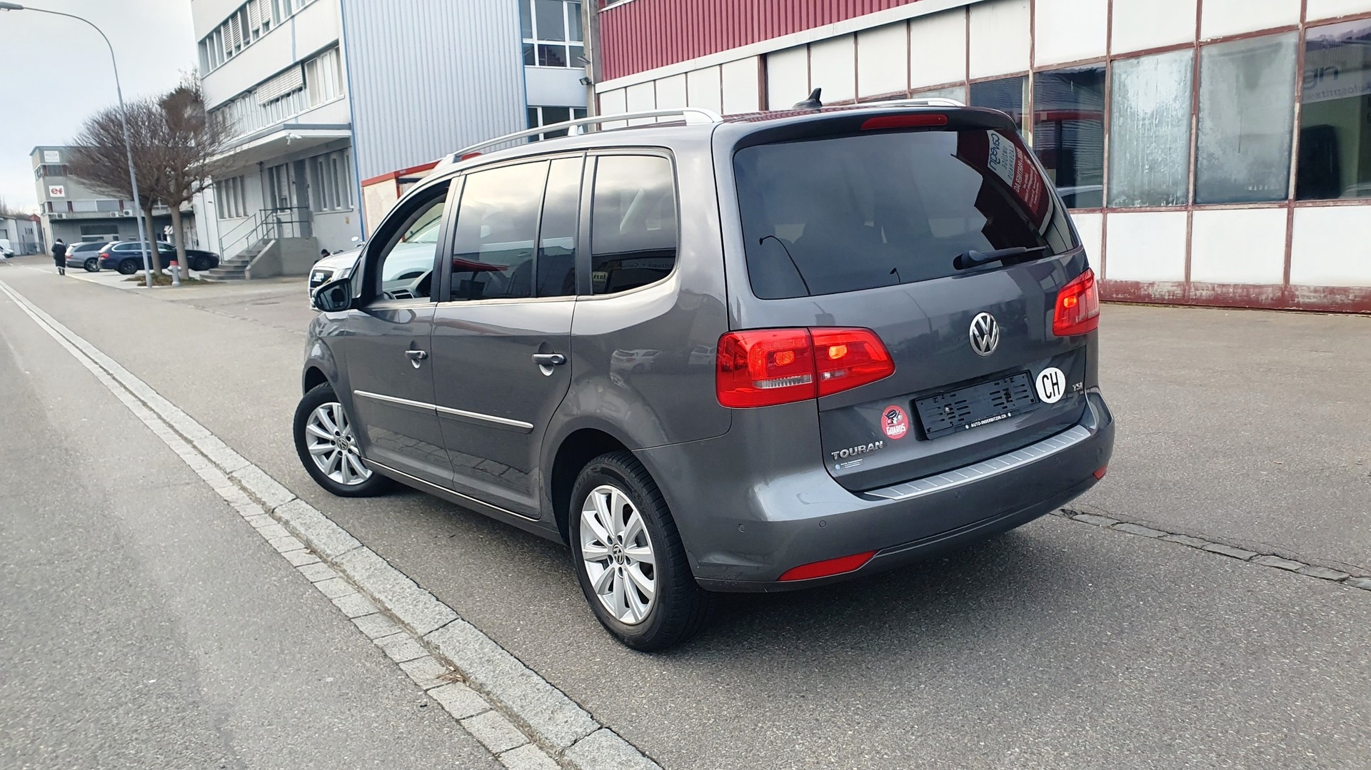 VW Touran 1.4 TSI Highline DSG 7 Platz-image-7