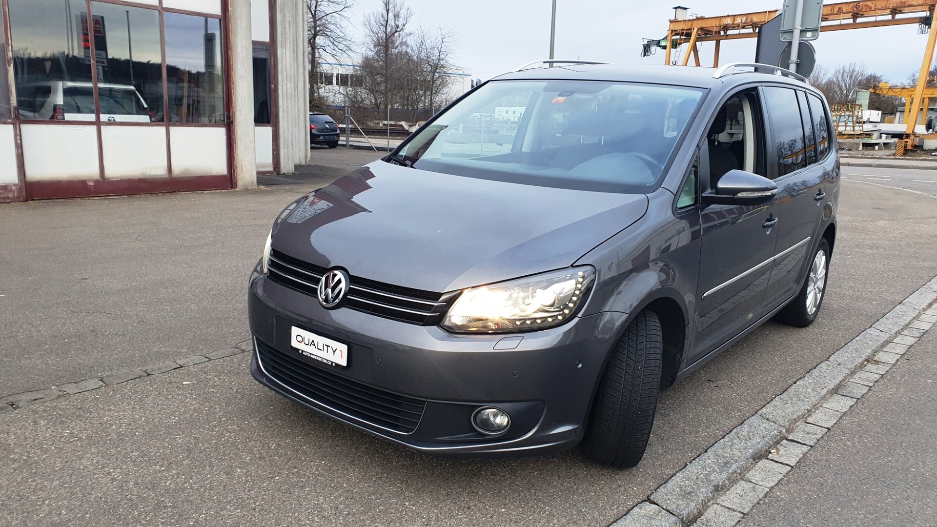 VW Touran 1.4 TSI Highline DSG 7 Platz-image-5
