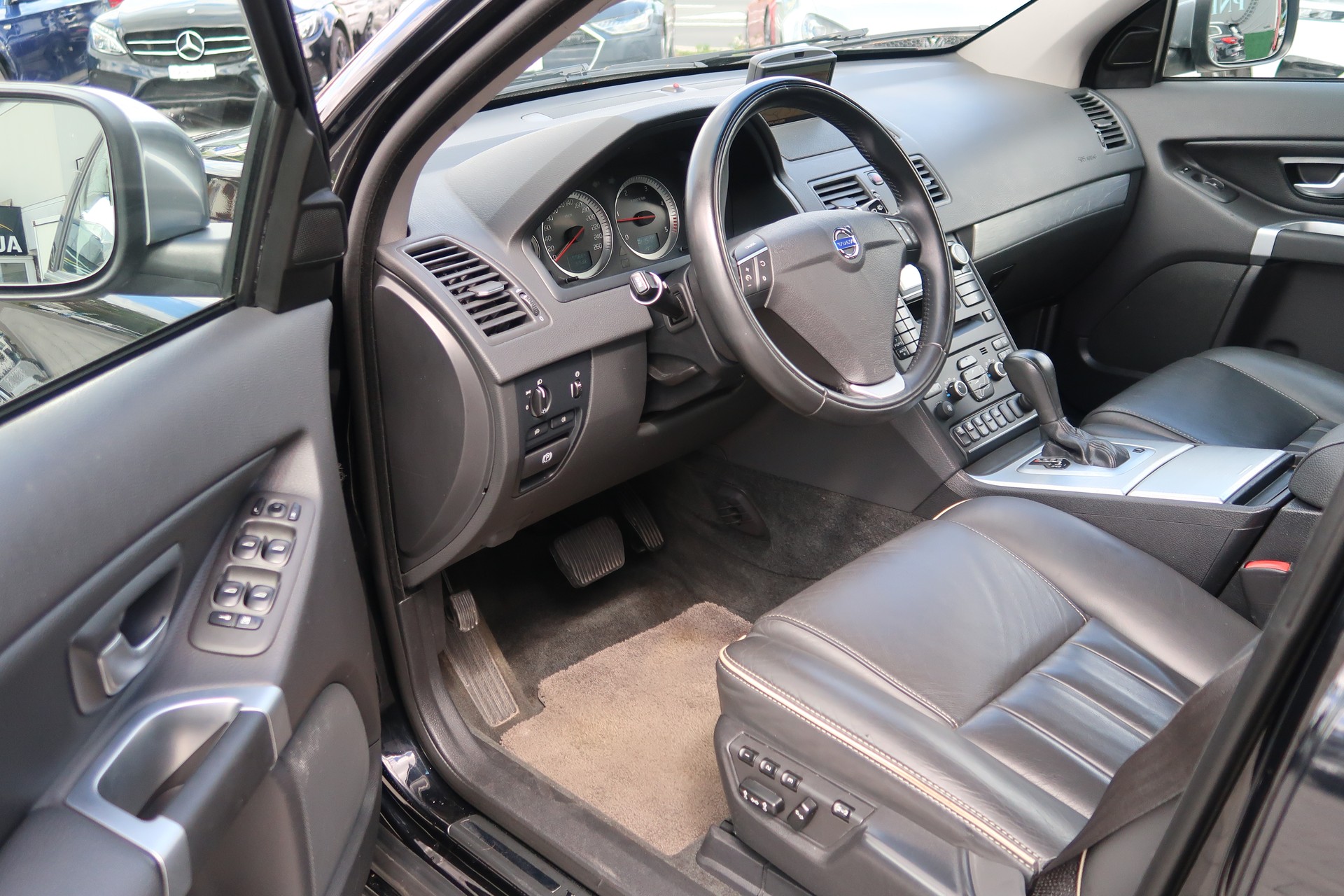 VOLVO XC90 D5 AWD Summum Geartronic-image-8