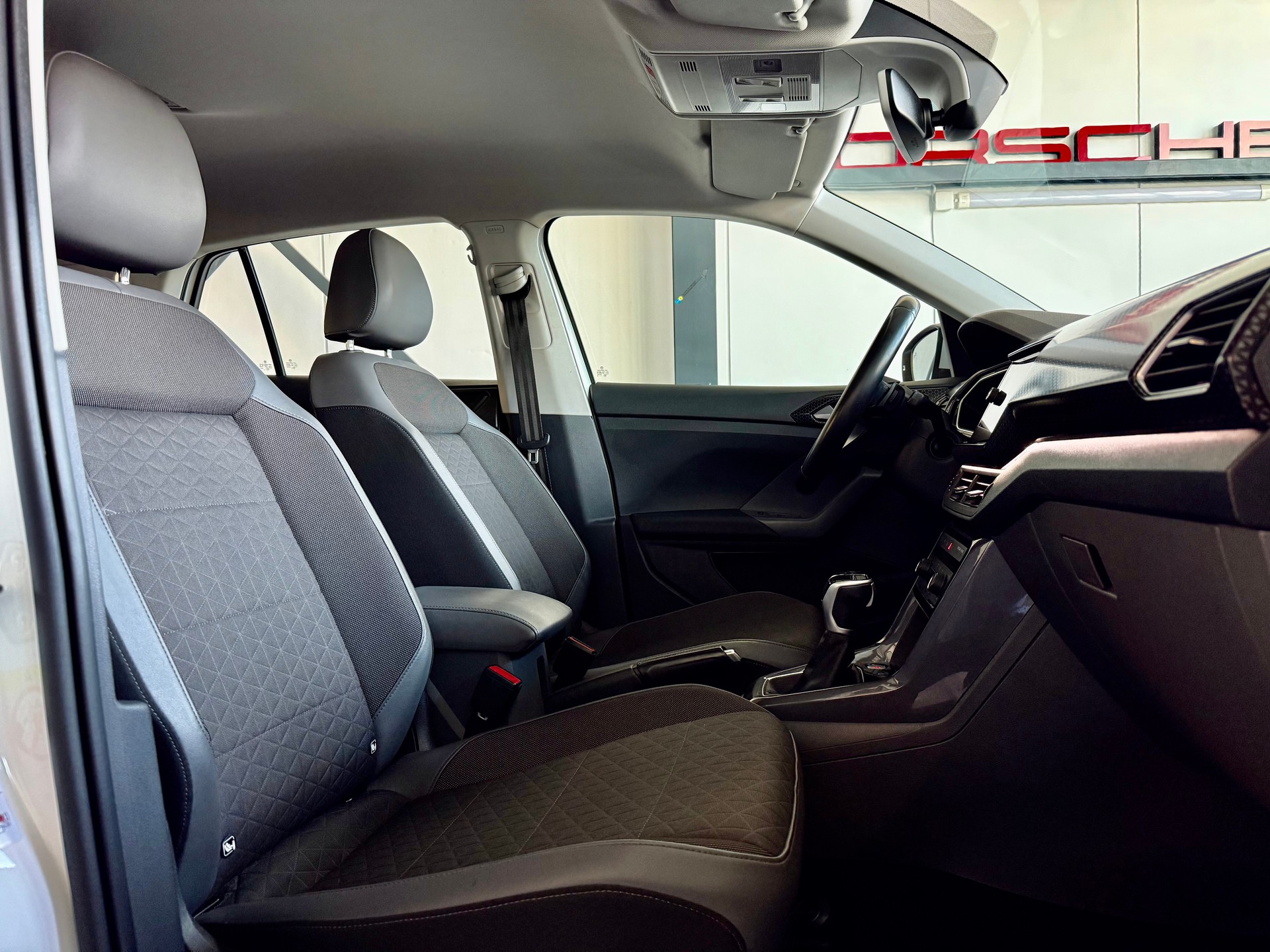 VW T-Cross 1.0 TSI Sport Style DSG-image-8