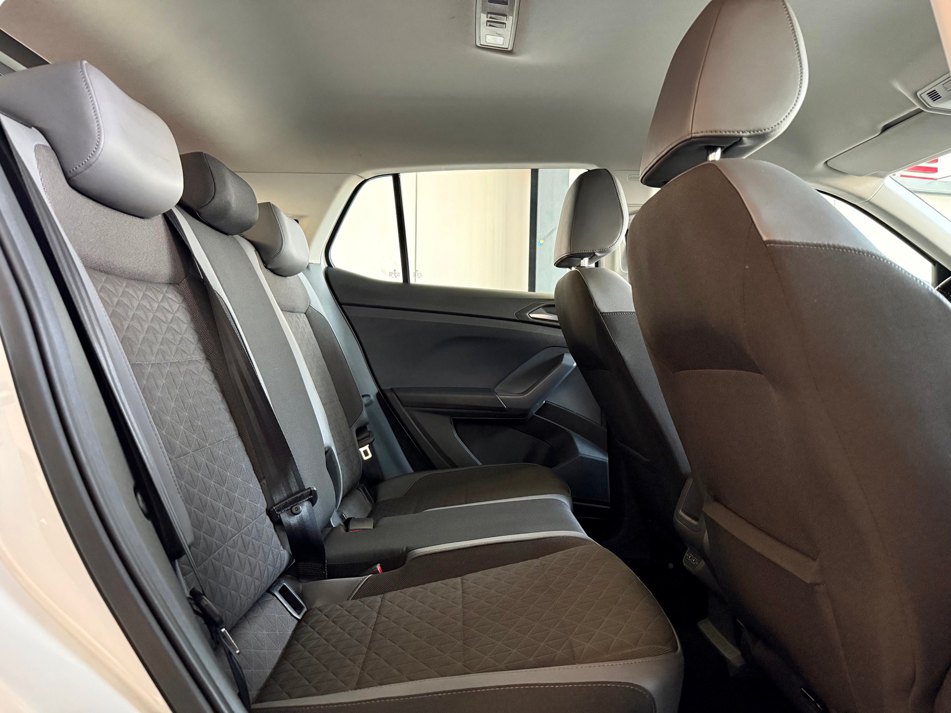 VW T-Cross 1.0 TSI Sport Style DSG-image-9
