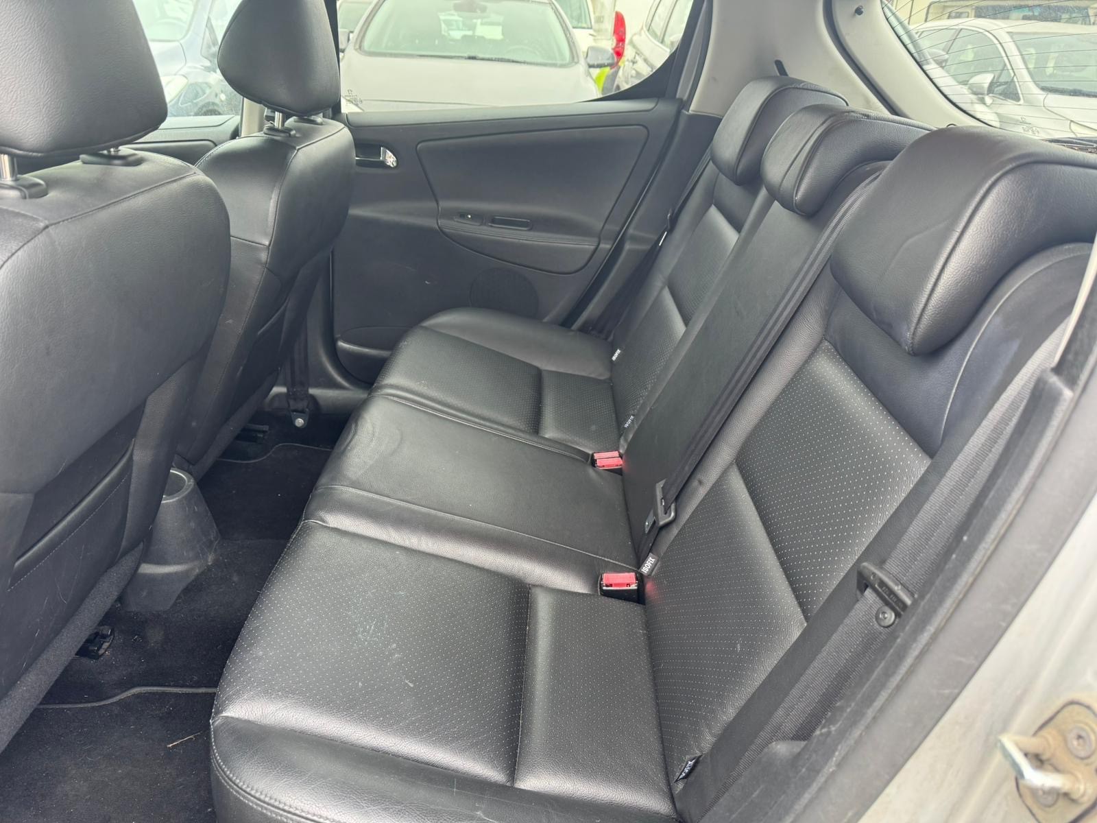 PEUGEOT 207 1.6 16V Lion Edition Automatic-image-6