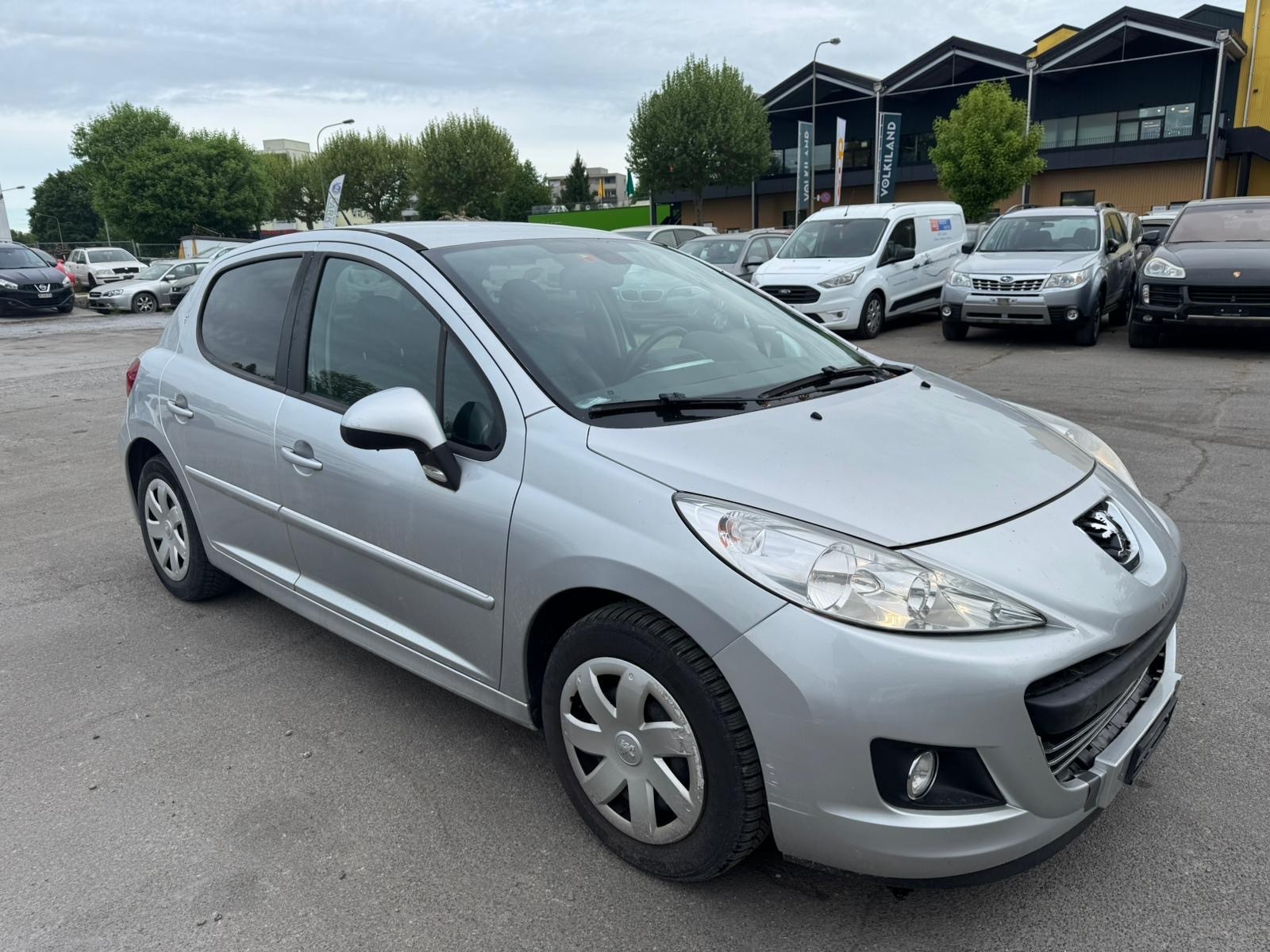 PEUGEOT 207 1.6 16V Lion Edition Automatic-image-2