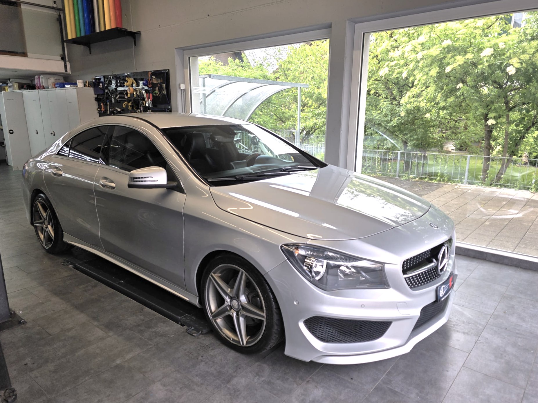 MERCEDES-BENZ CLA 180 AMG Line 7G-DCT-showroom-element-3