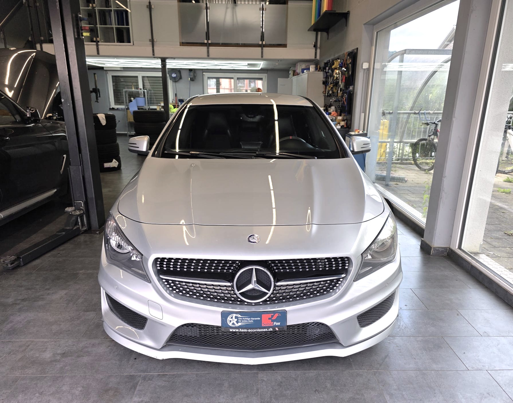 MERCEDES-BENZ CLA 180 AMG Line 7G-DCT-showroom-element-2