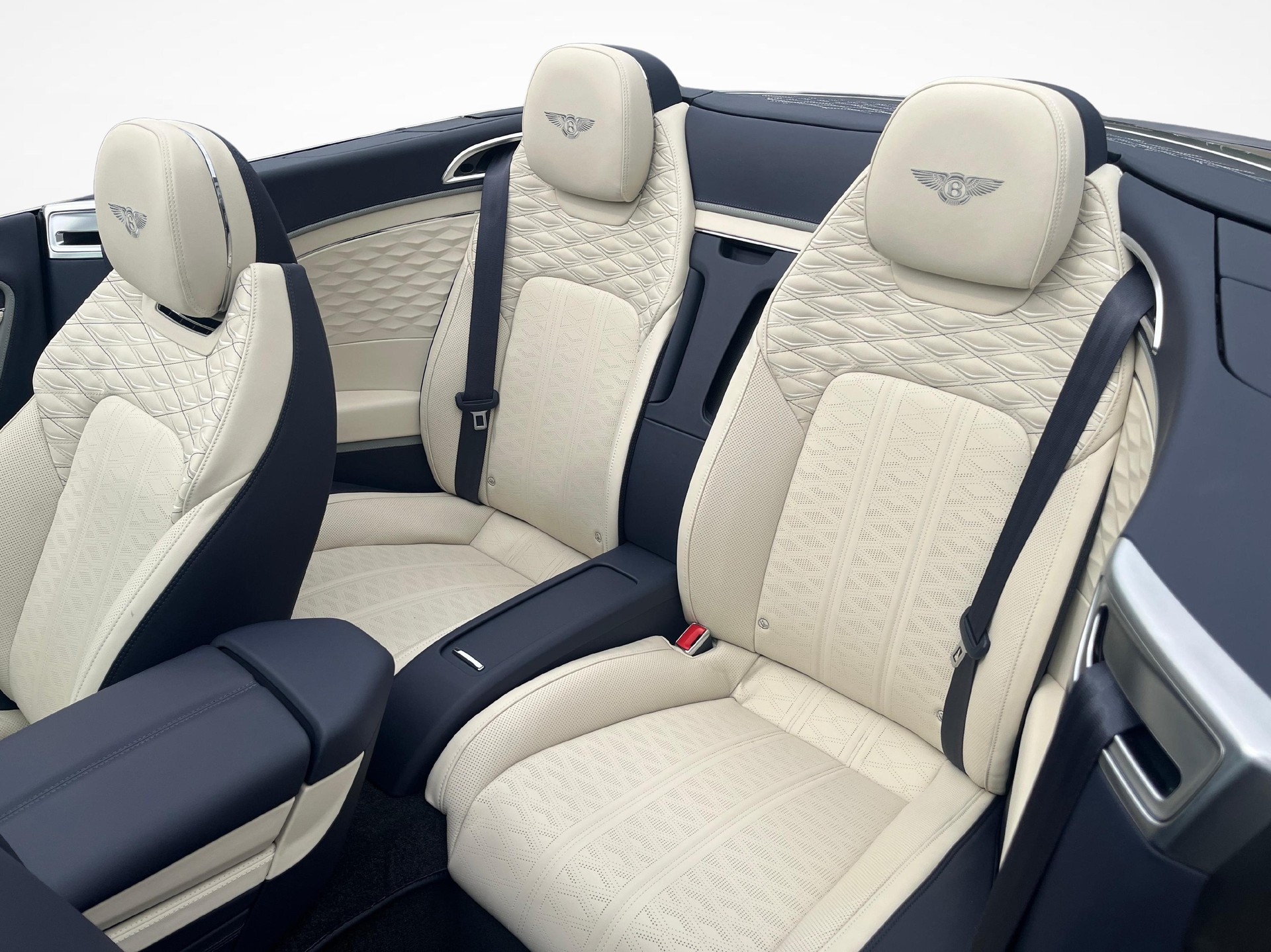 BENTLEY Continental GTC 4.0 V8 Hybrid Mulliner-image-10