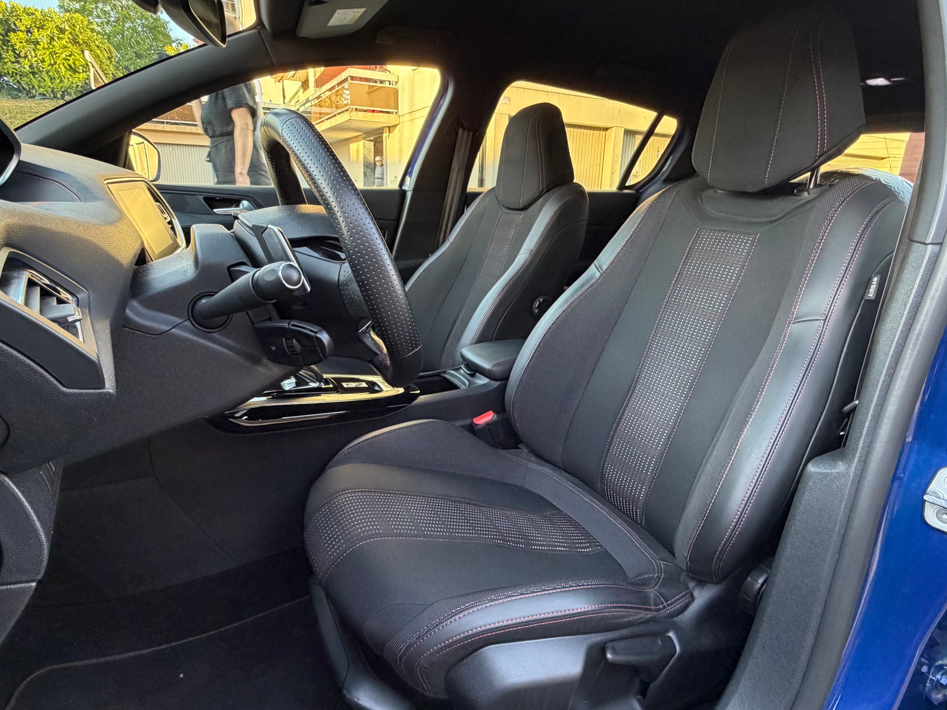 PEUGEOT 308 1.2 Pure Tech GT Line EAT8-image-8
