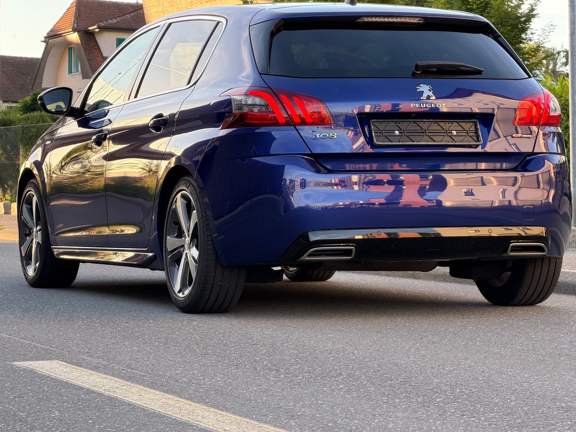 PEUGEOT 308 1.2 Pure Tech GT Line EAT8-showroom-element-3