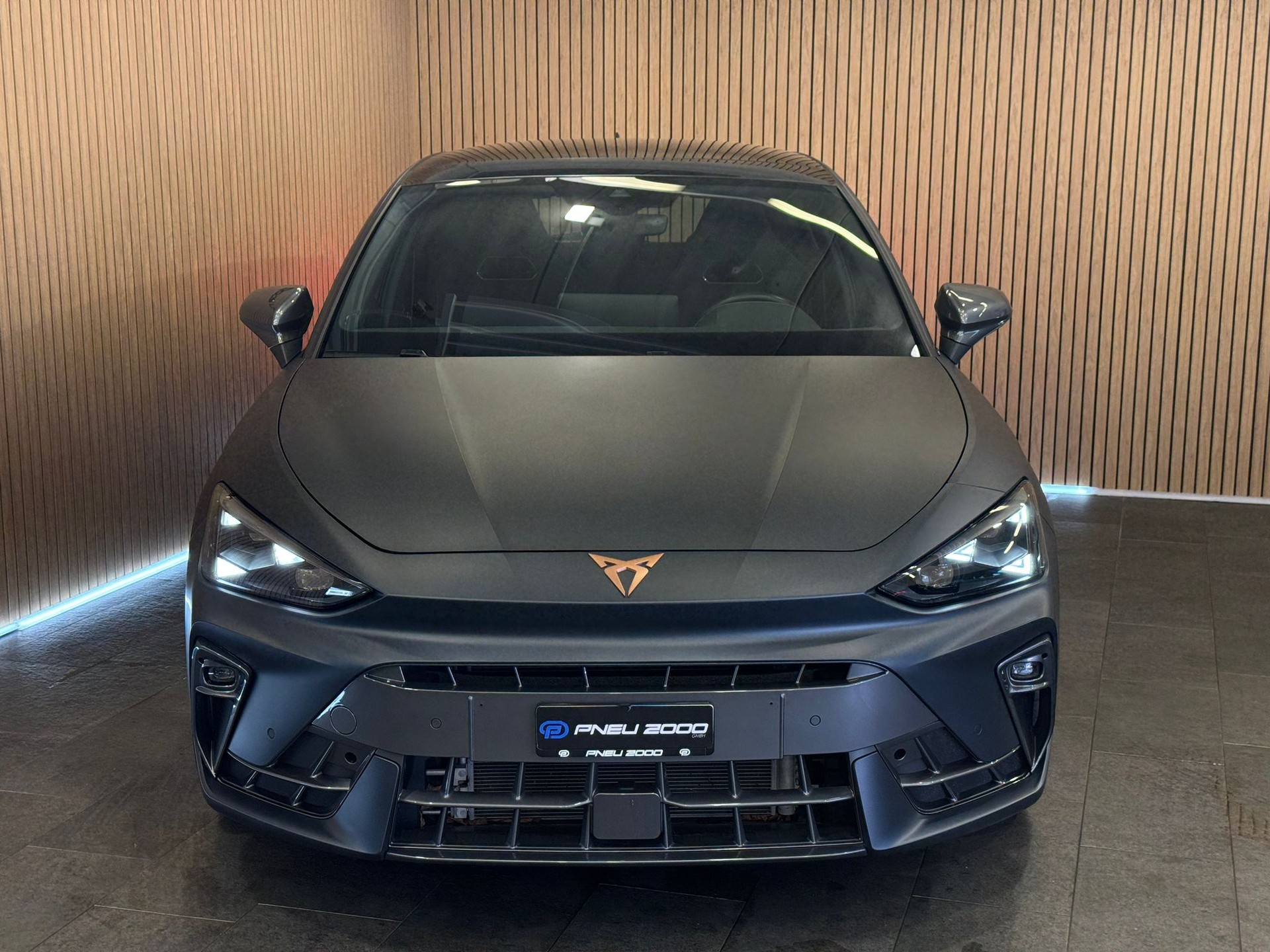 CUPRA LEON 1.5 TSI DSG *Magnetic Grau Matt*-showroom-element-1