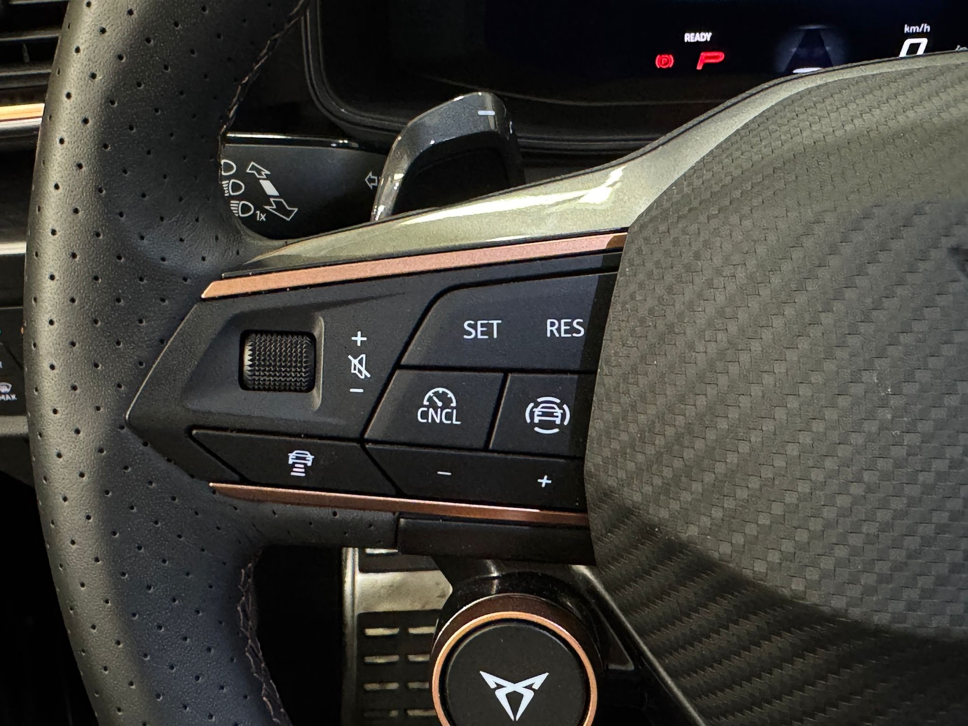 CUPRA LEON 1.5 TSI DSG *Magnetic Grau Matt*-image-12