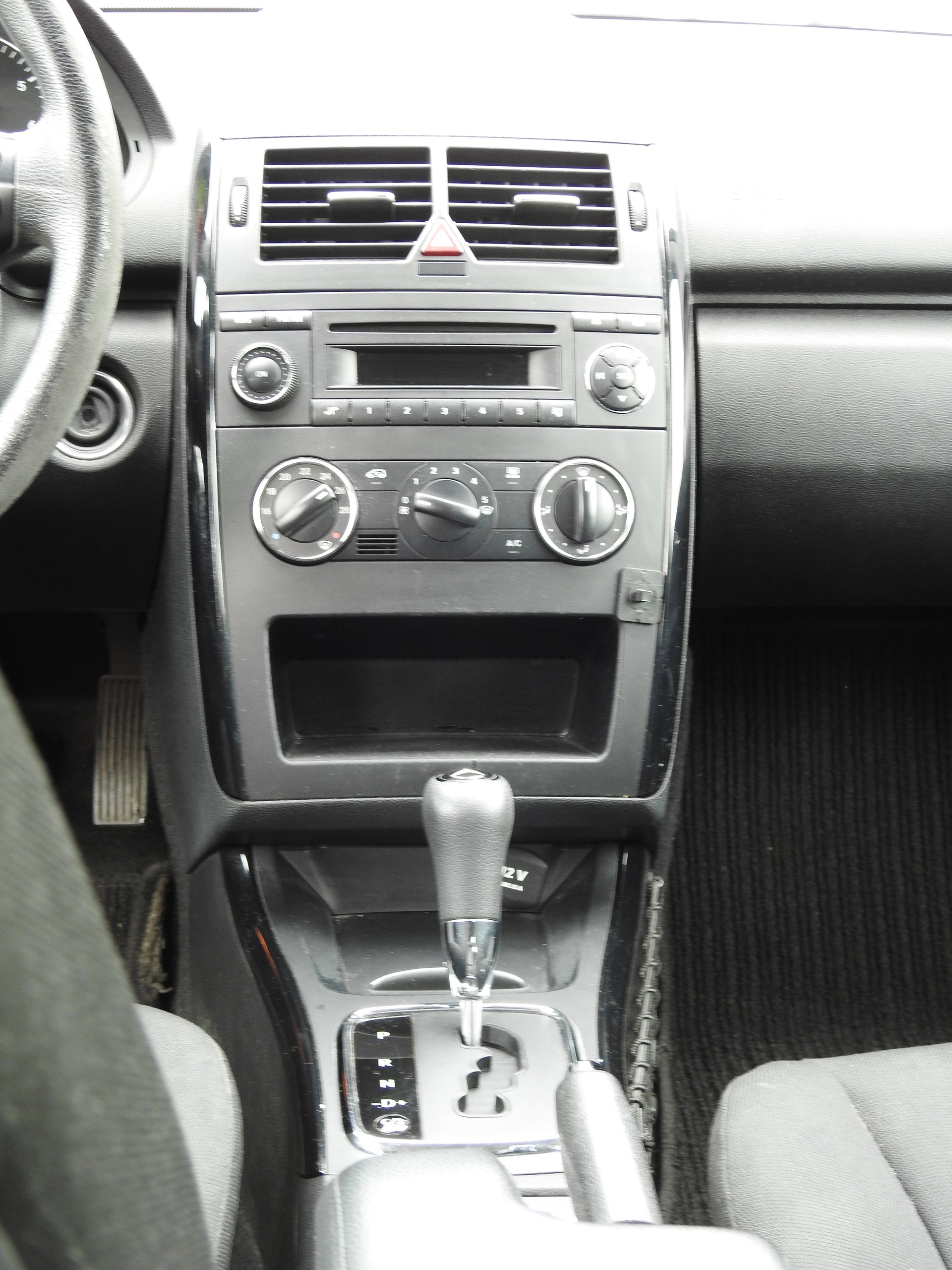 MERCEDES-BENZ A 150 Classic My first star Autotronic-image-16