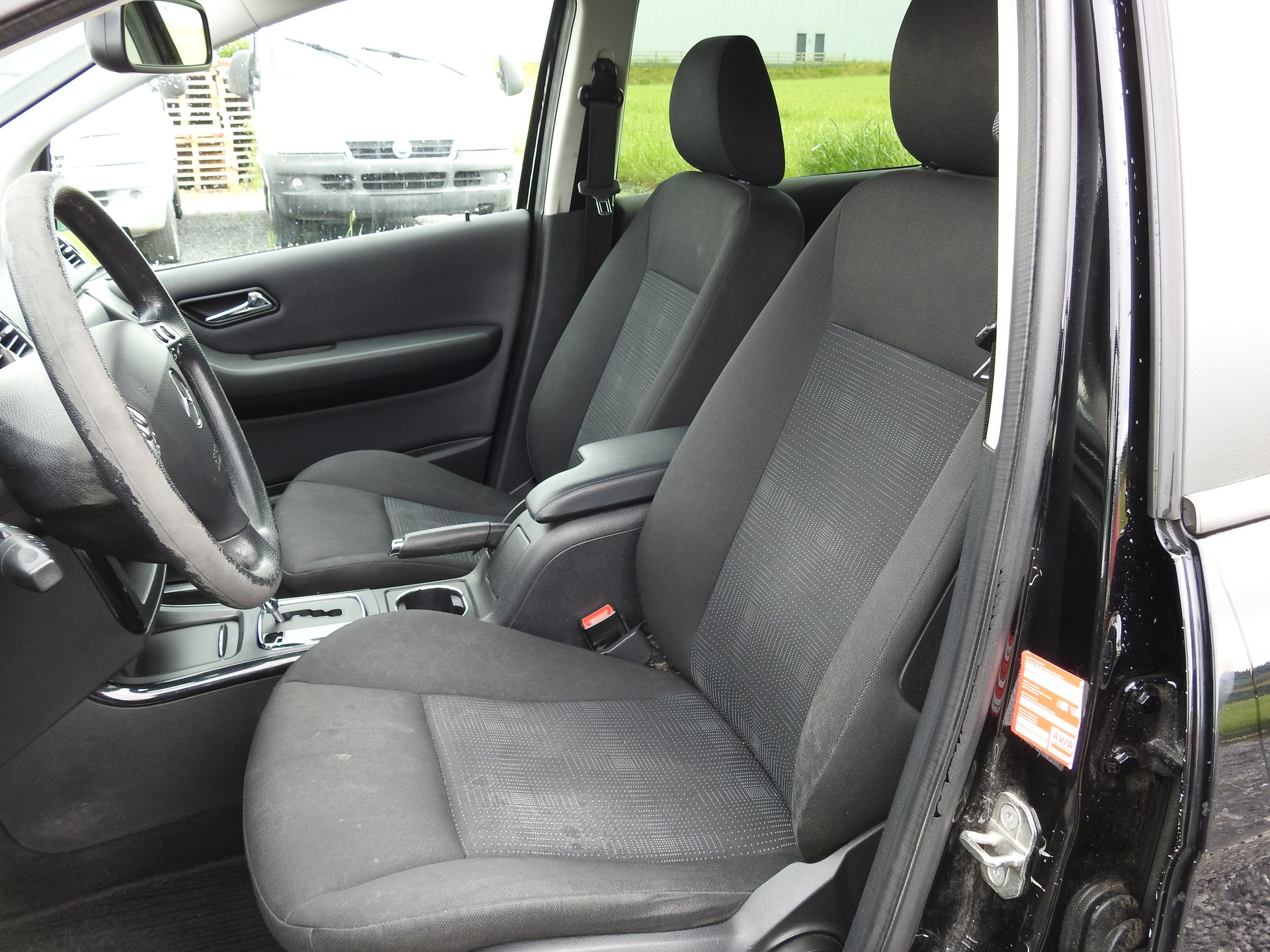 MERCEDES-BENZ A 150 Classic My first star Autotronic-image-12