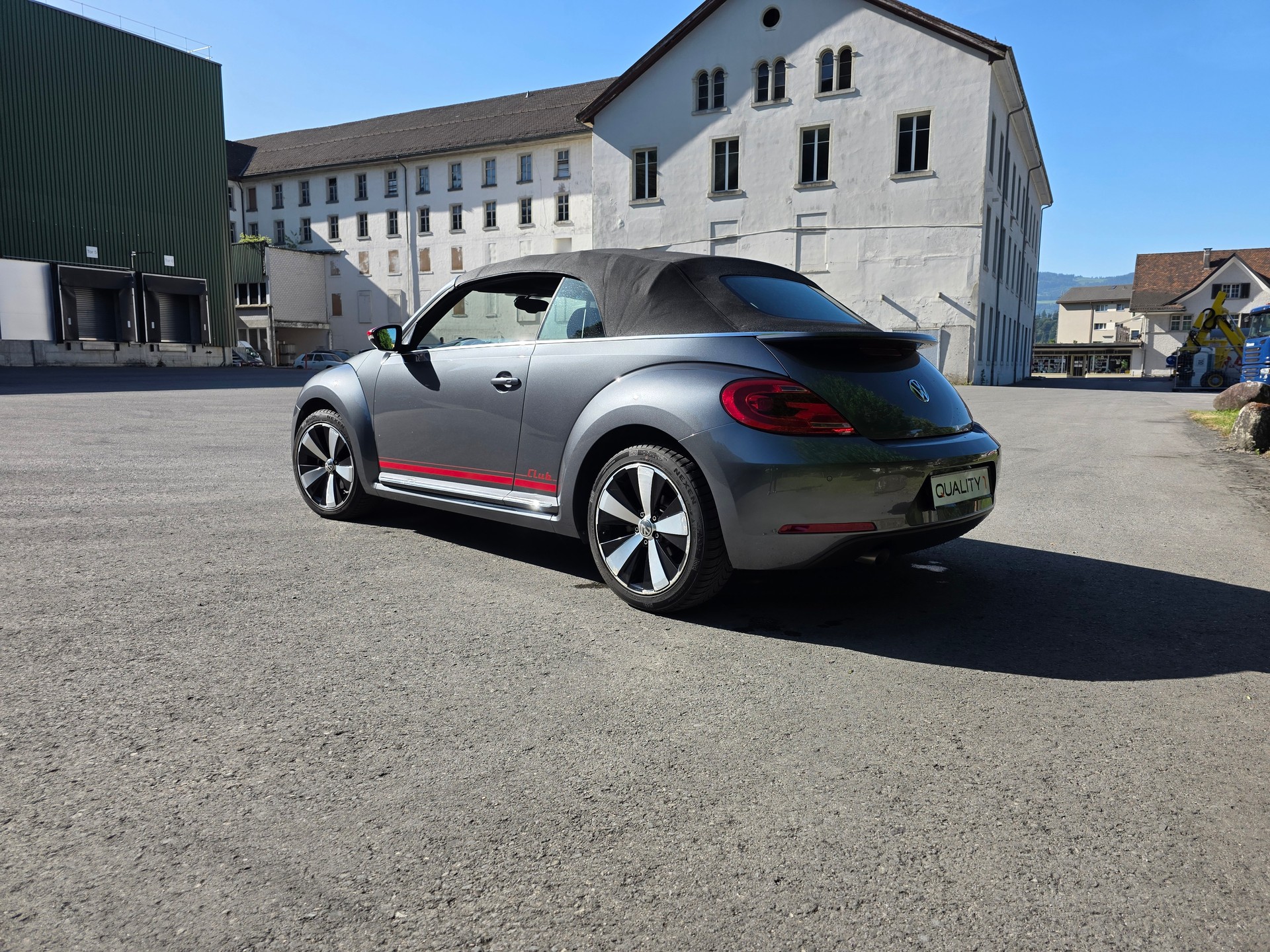 VW Beetle Cabrio 1.2 TSI BMT Club DSG-image-17