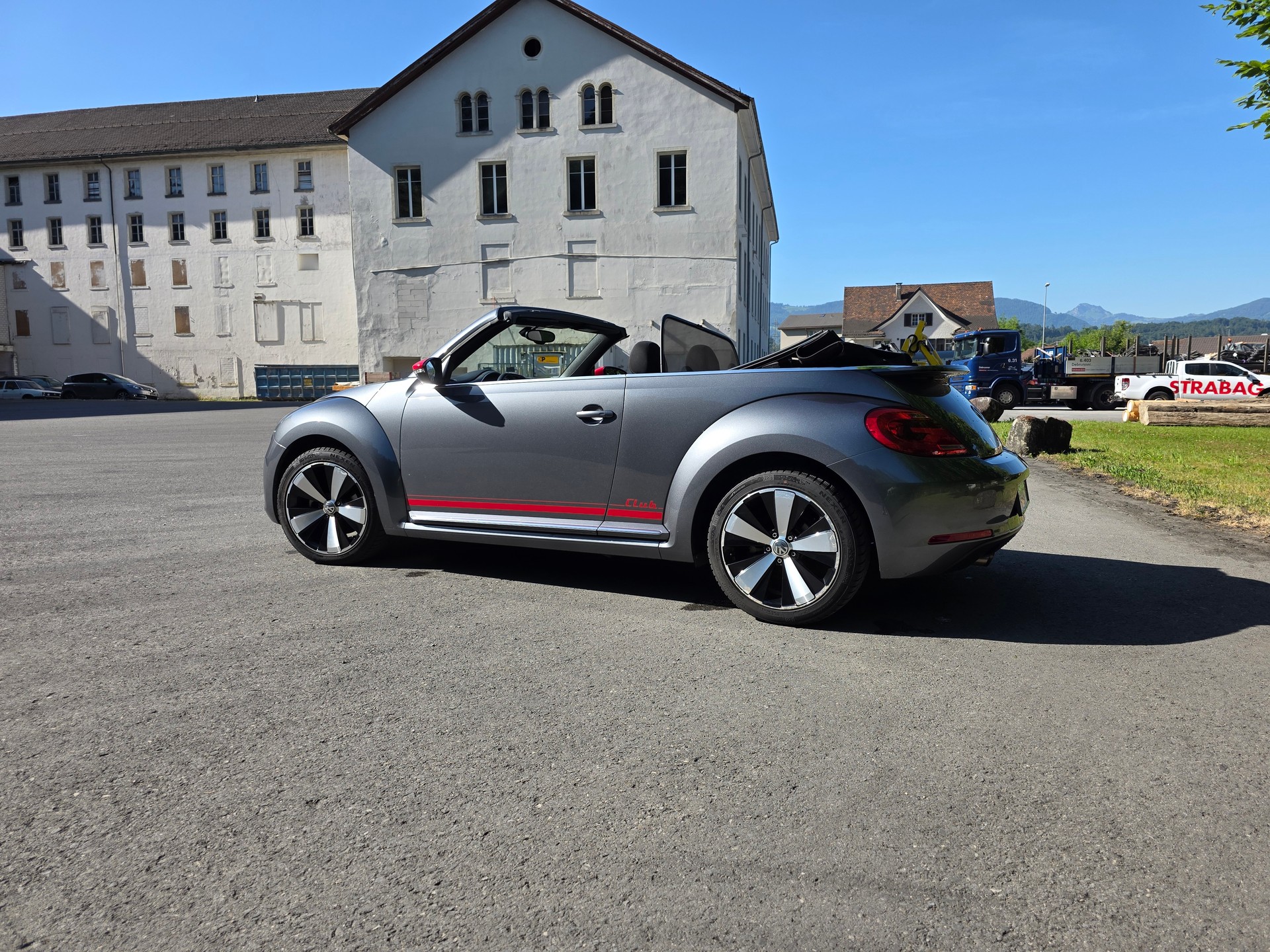 VW Beetle Cabrio 1.2 TSI BMT Club DSG-image-15