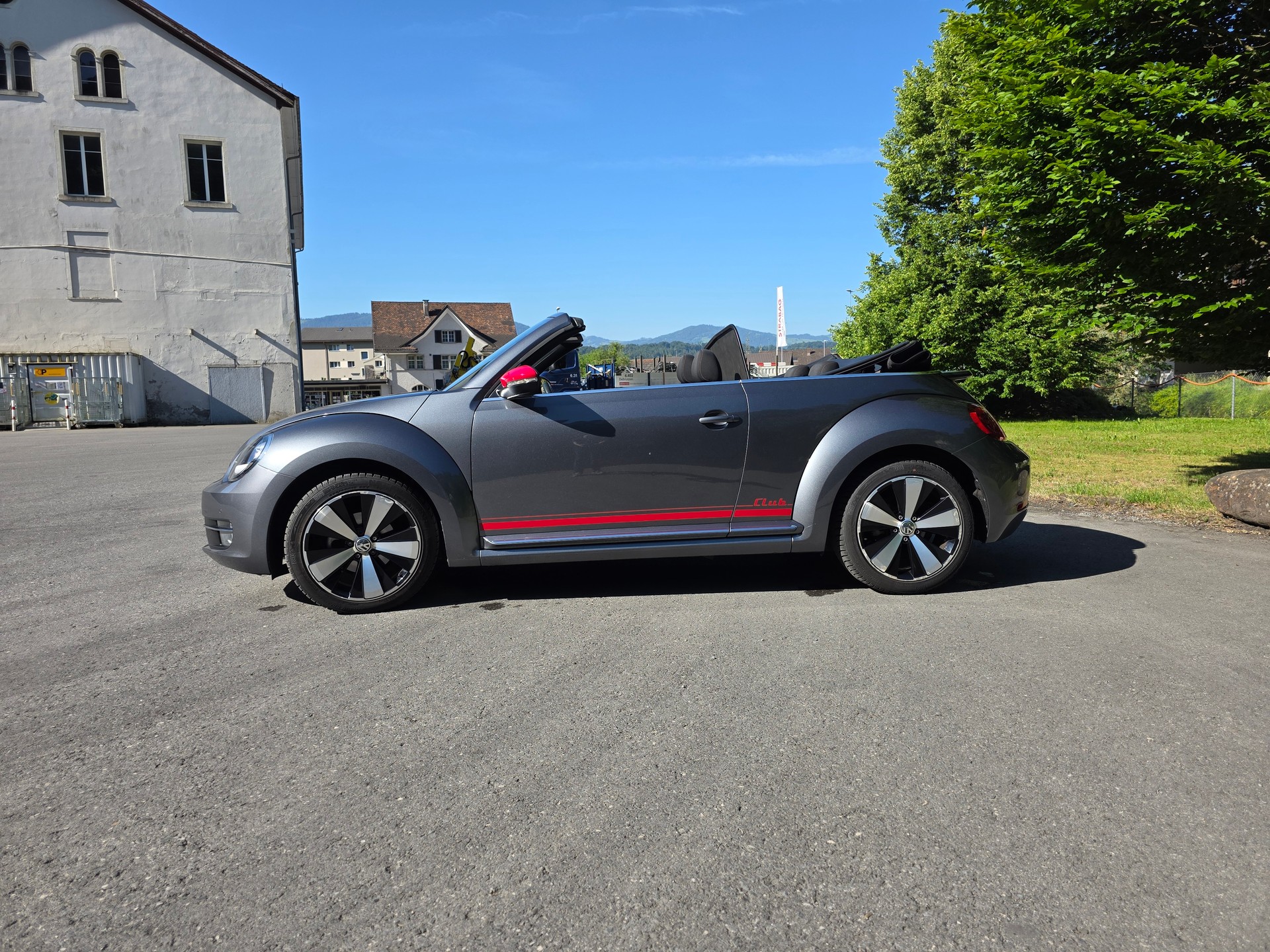 VW Beetle Cabrio 1.2 TSI BMT Club DSG-image-12
