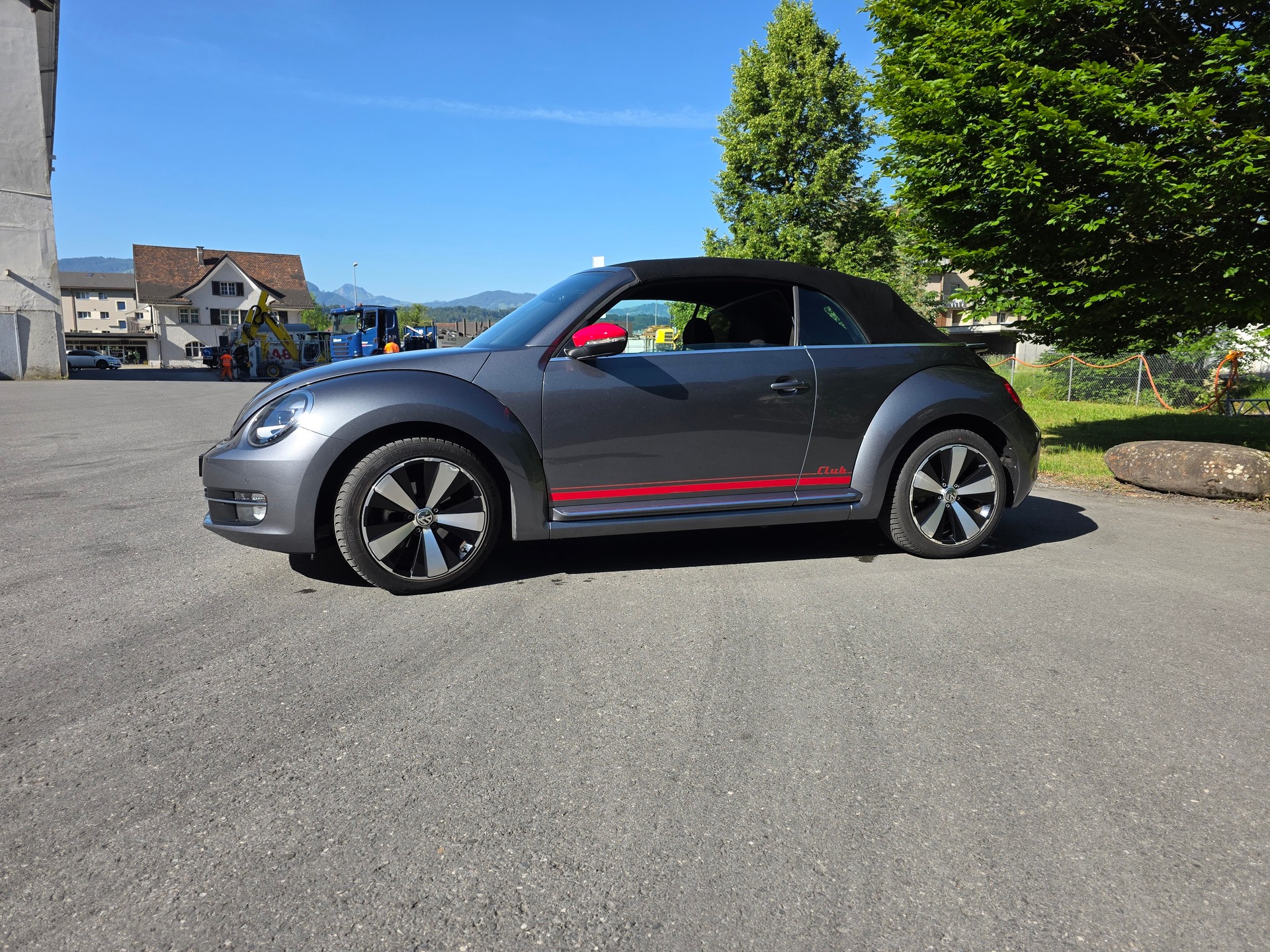 VW Beetle Cabrio 1.2 TSI BMT Club DSG-image-11