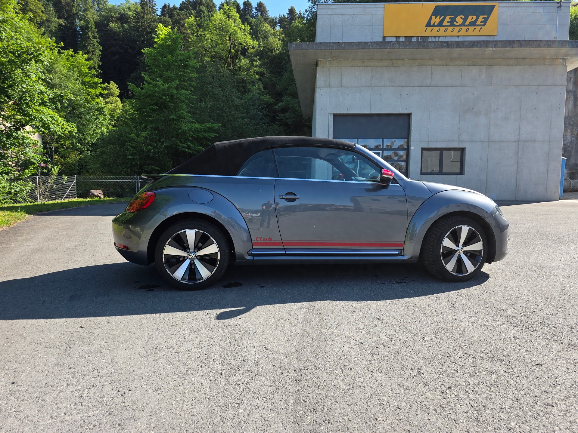 VW Beetle Cabrio 1.2 TSI BMT Club DSG-image-9