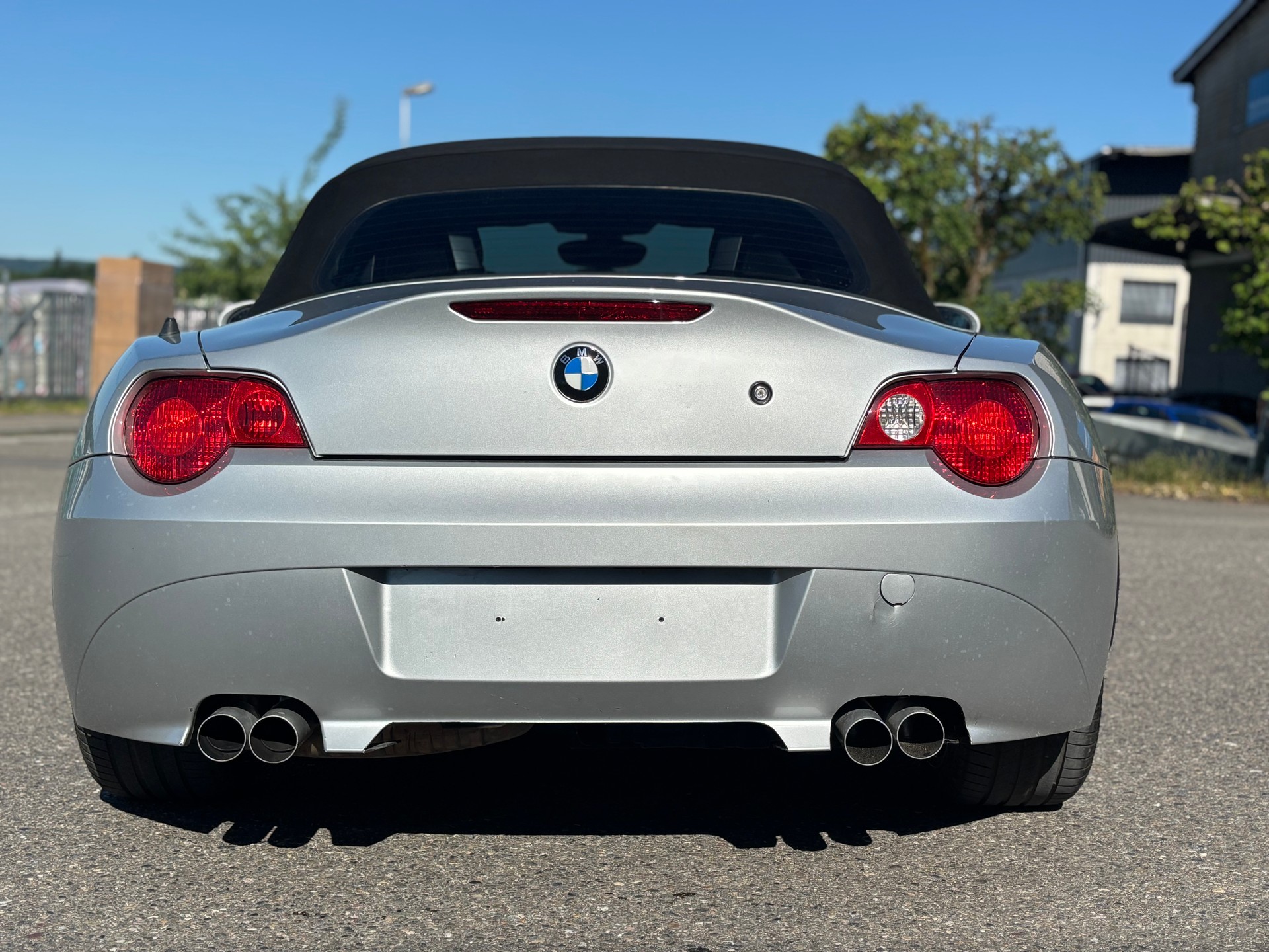 BMW Z4 3.0i Roadster-showroom-element-3