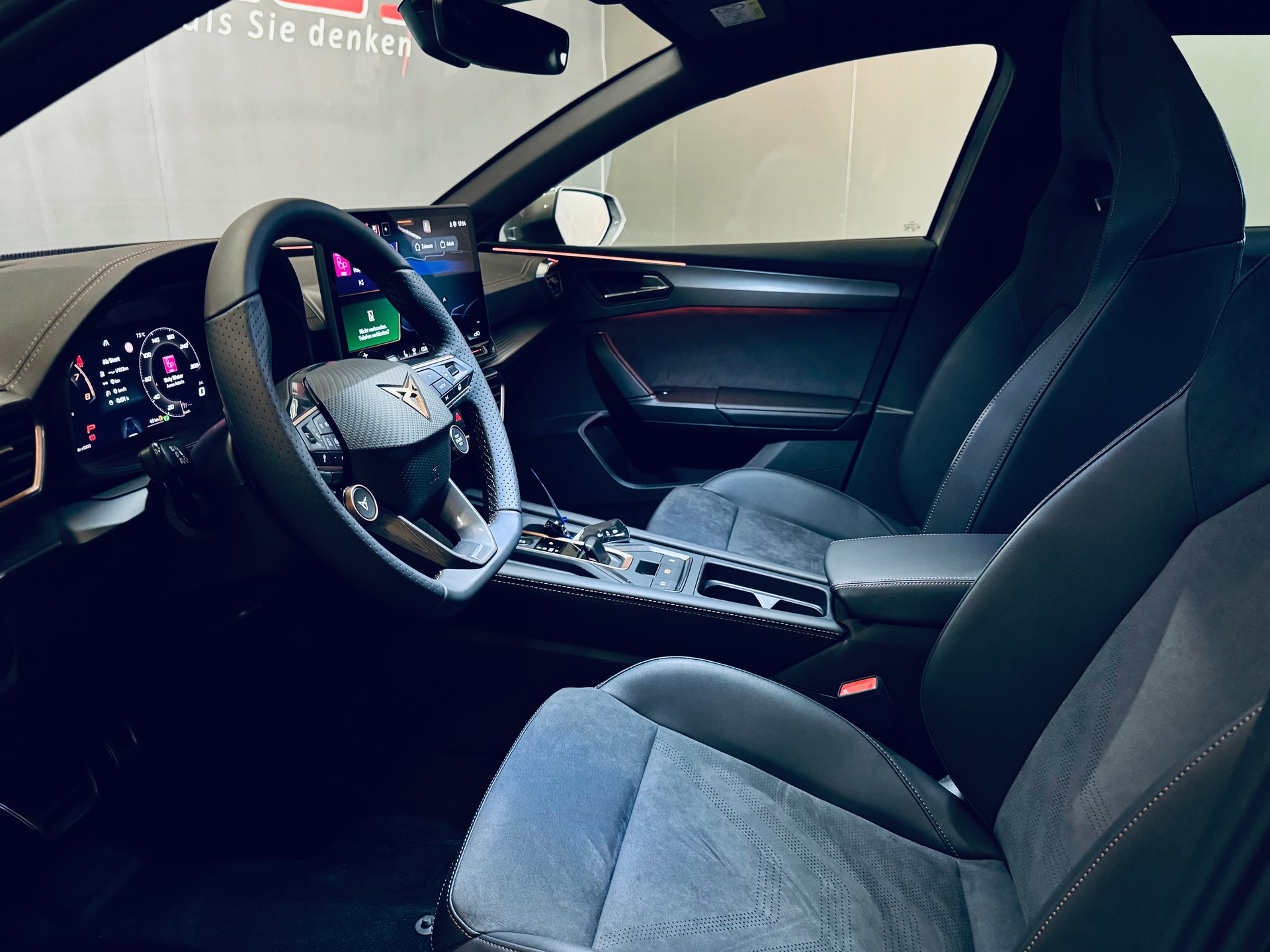 CUPRA LEON ST 2.0 TSI VZ DSG 4Drive-image-16