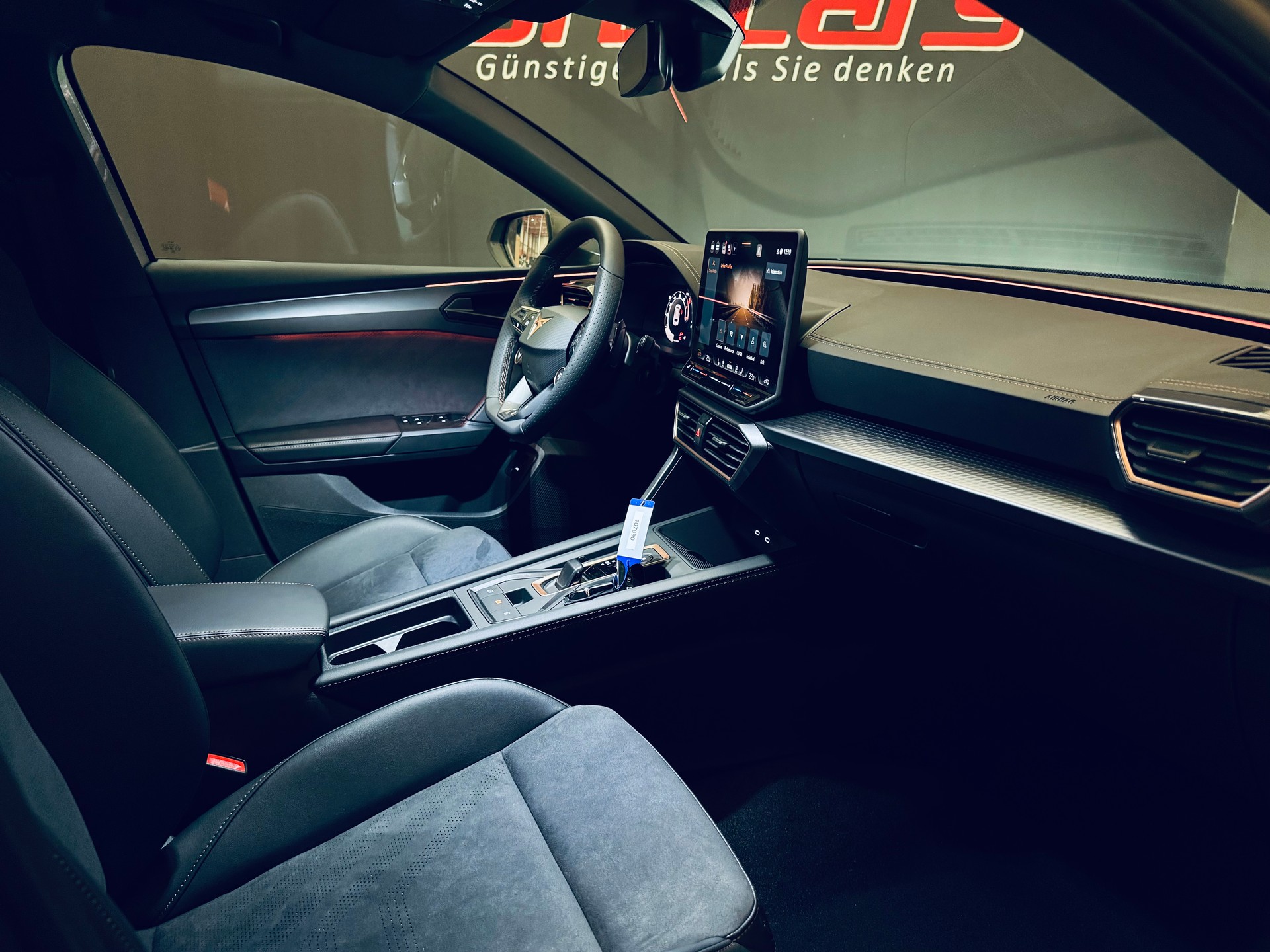 CUPRA LEON ST 2.0 TSI VZ DSG 4Drive-image-30