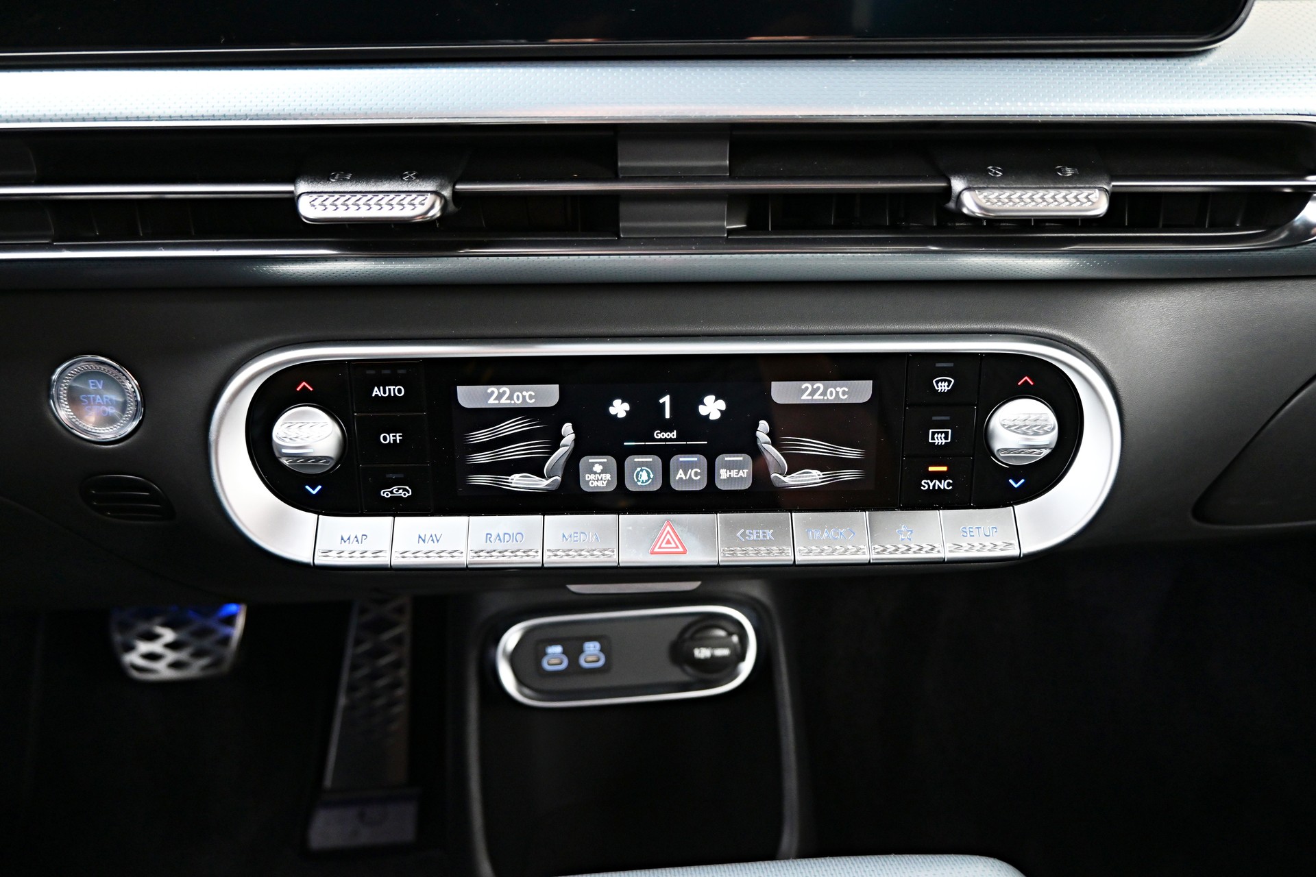 GENESIS GV60 77.4 kWh Sport Plus AWD 490PS 4X4 (CH Auto) + Werksgarantie 09.2029-image-21