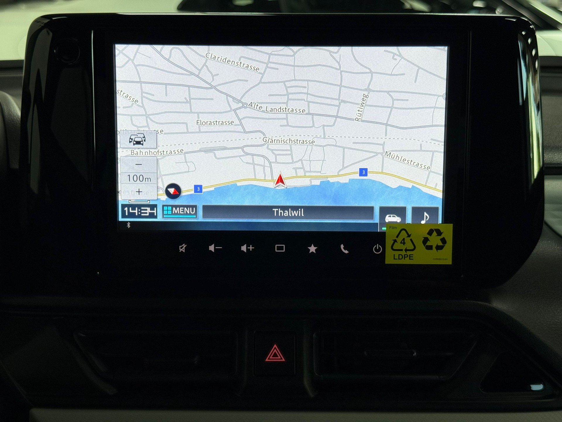 SUZUKI Swift 1.2 Sakura Hybrid CVT-image-17