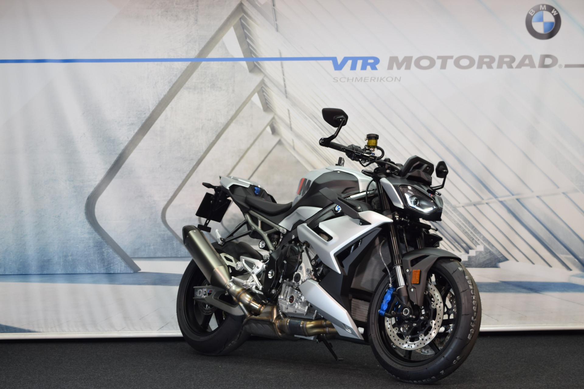 BMW M 1000 R-image-0