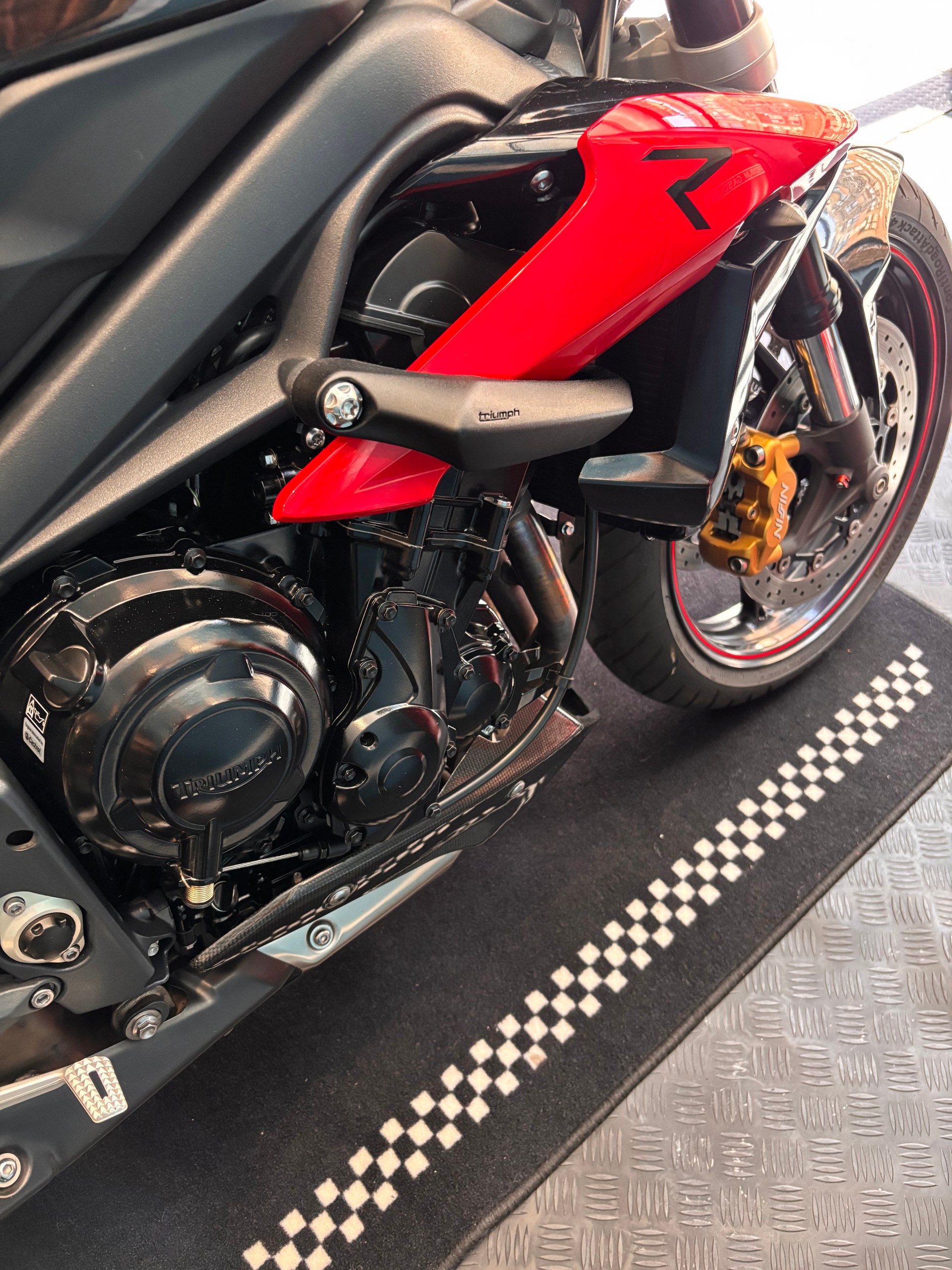 TRIUMPH Street Triple R 675-image-4