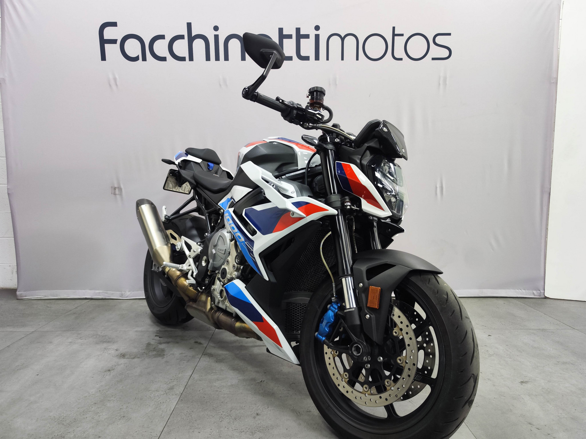 BMW M 1000 R-image-1