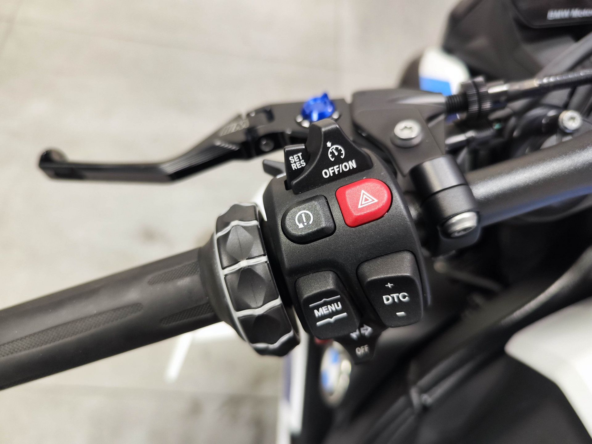 BMW M 1000 R-image-4