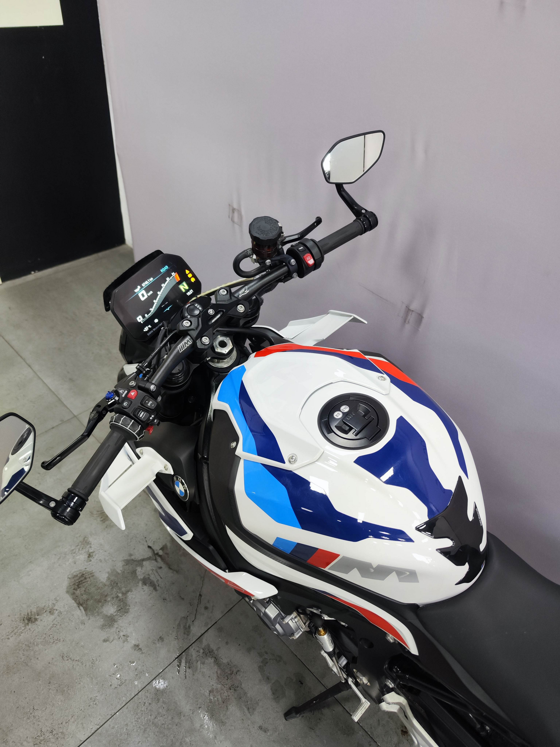 BMW M 1000 R-image-6