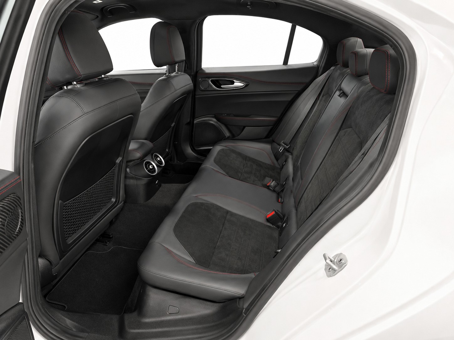 ALFA ROMEO Giulia 2.0 Q4 Veloce TI CH FAHRZEUG-image-16